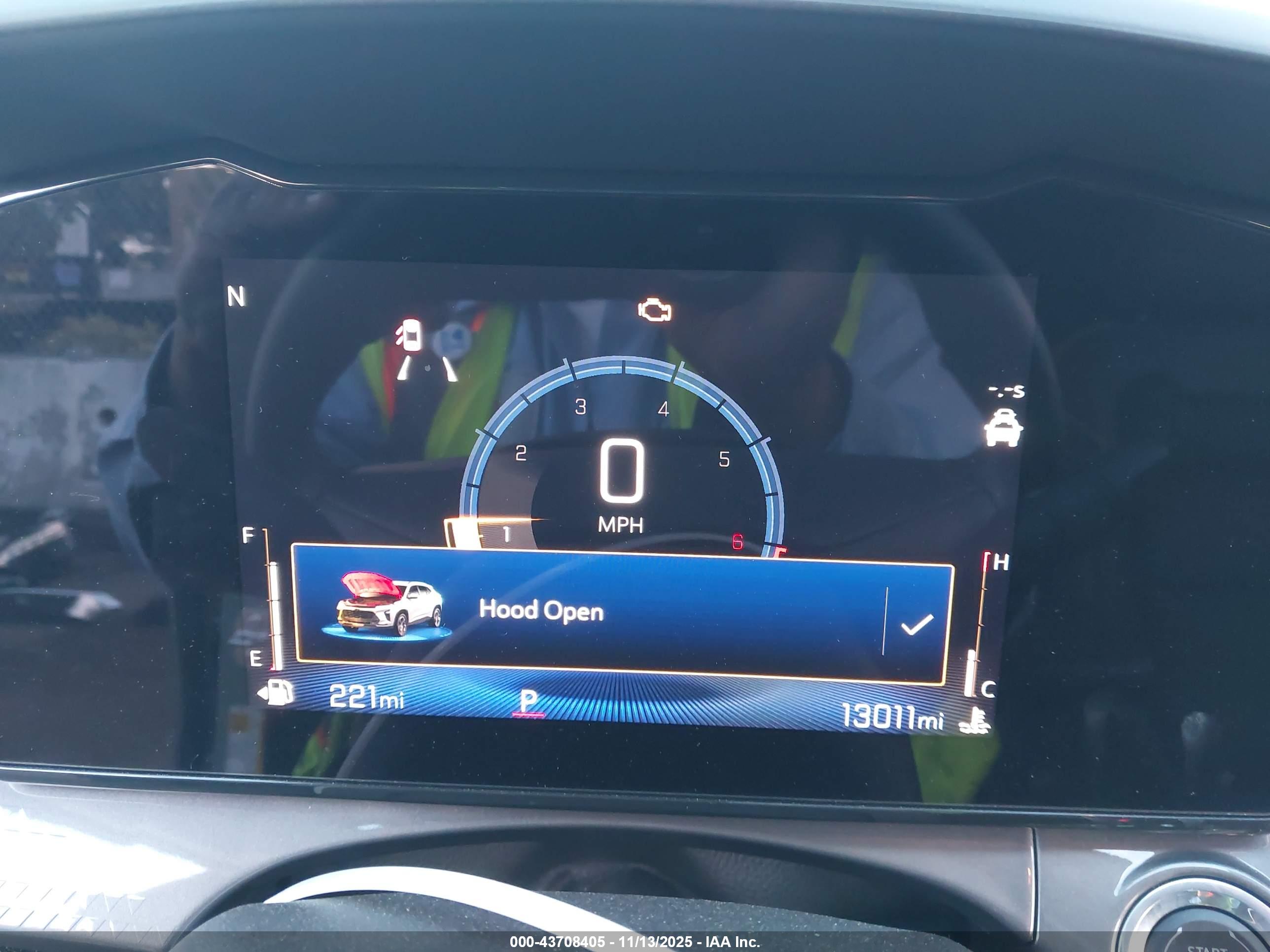 CHEVROLET TRAX image 7
