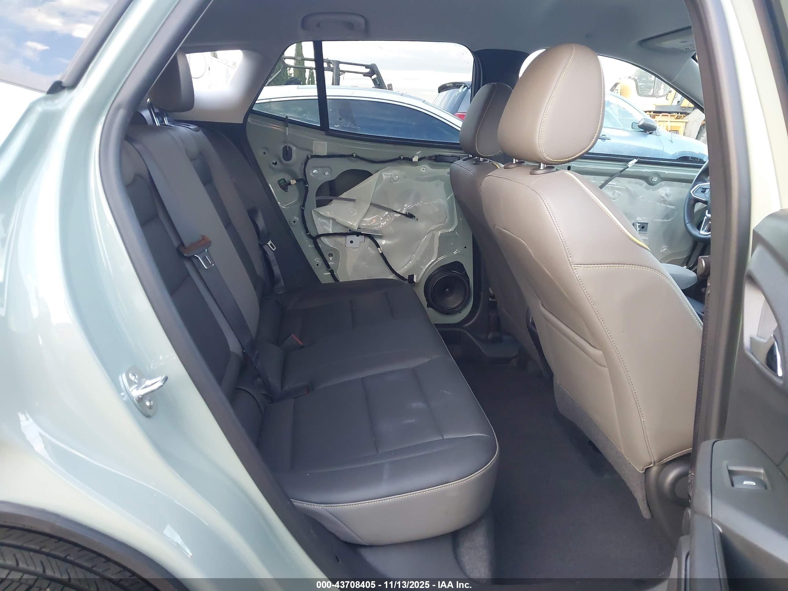 CHEVROLET TRAX image 8