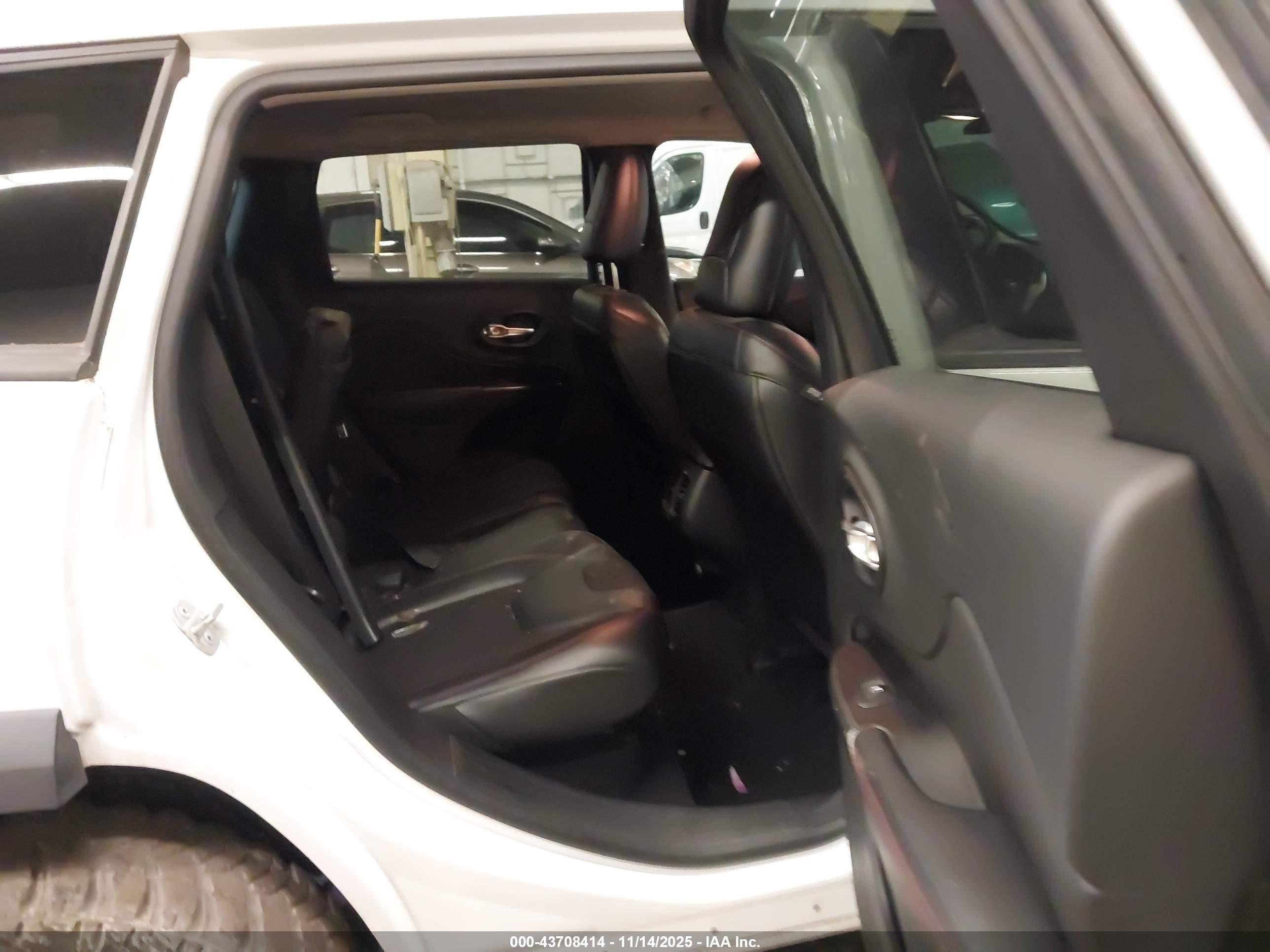 JEEP CHEROKEE image 8