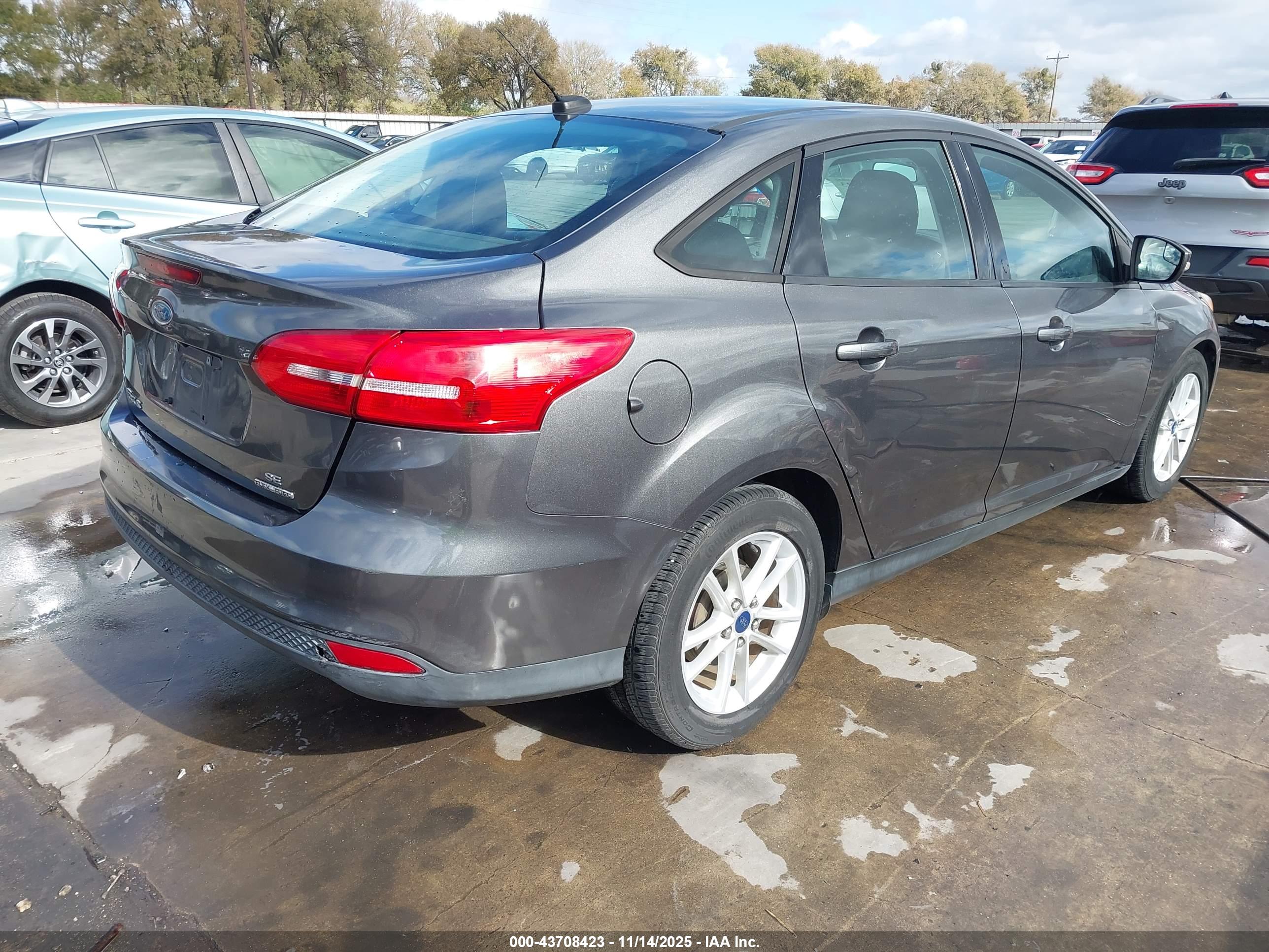 FORD FOCUS image 4