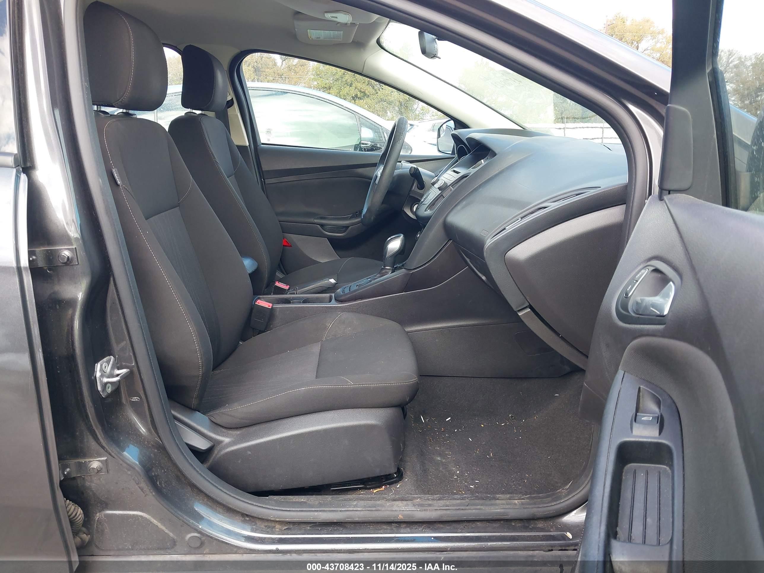 FORD FOCUS image 5