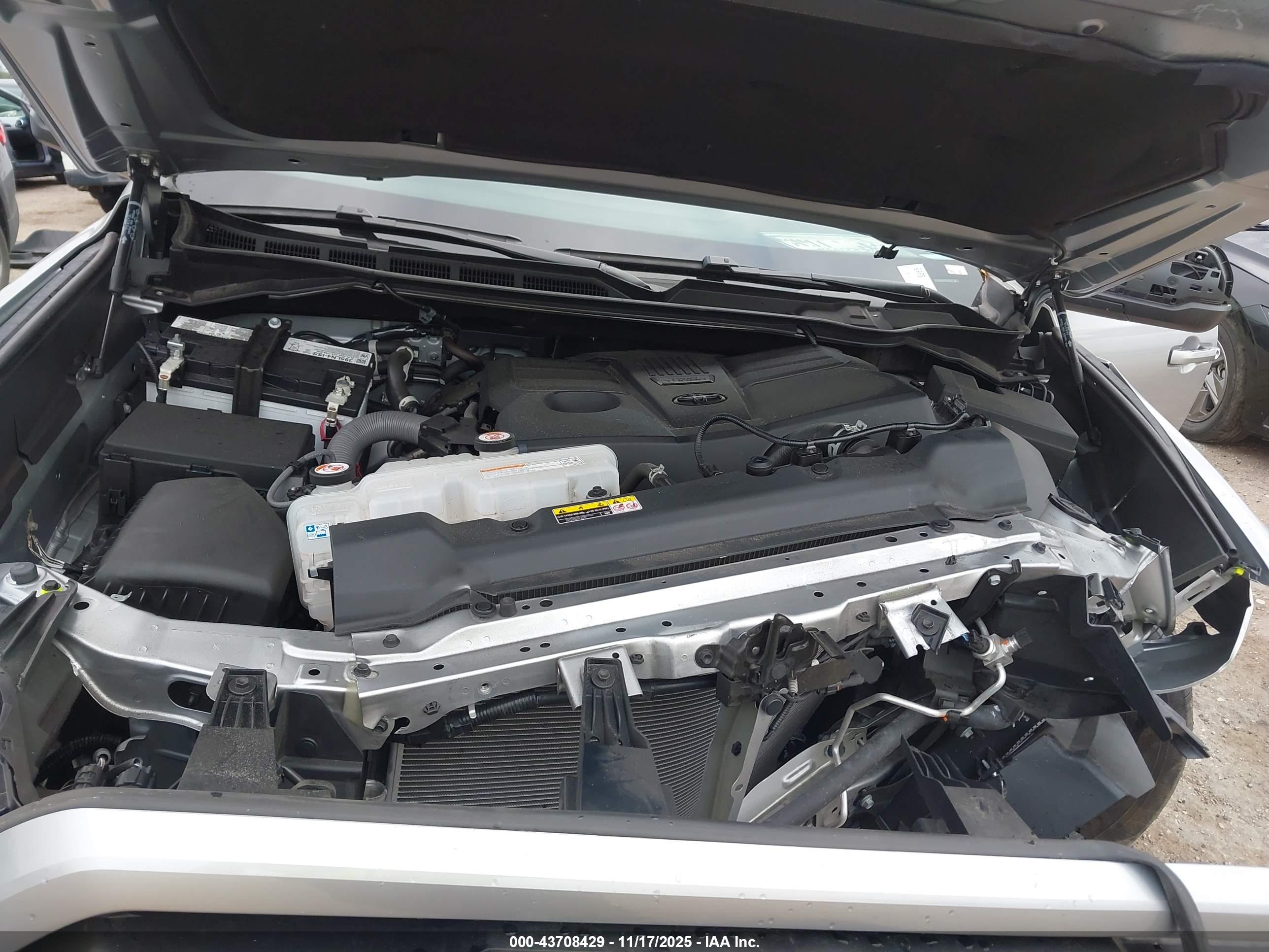 TOYOTA TUNDRA image 10
