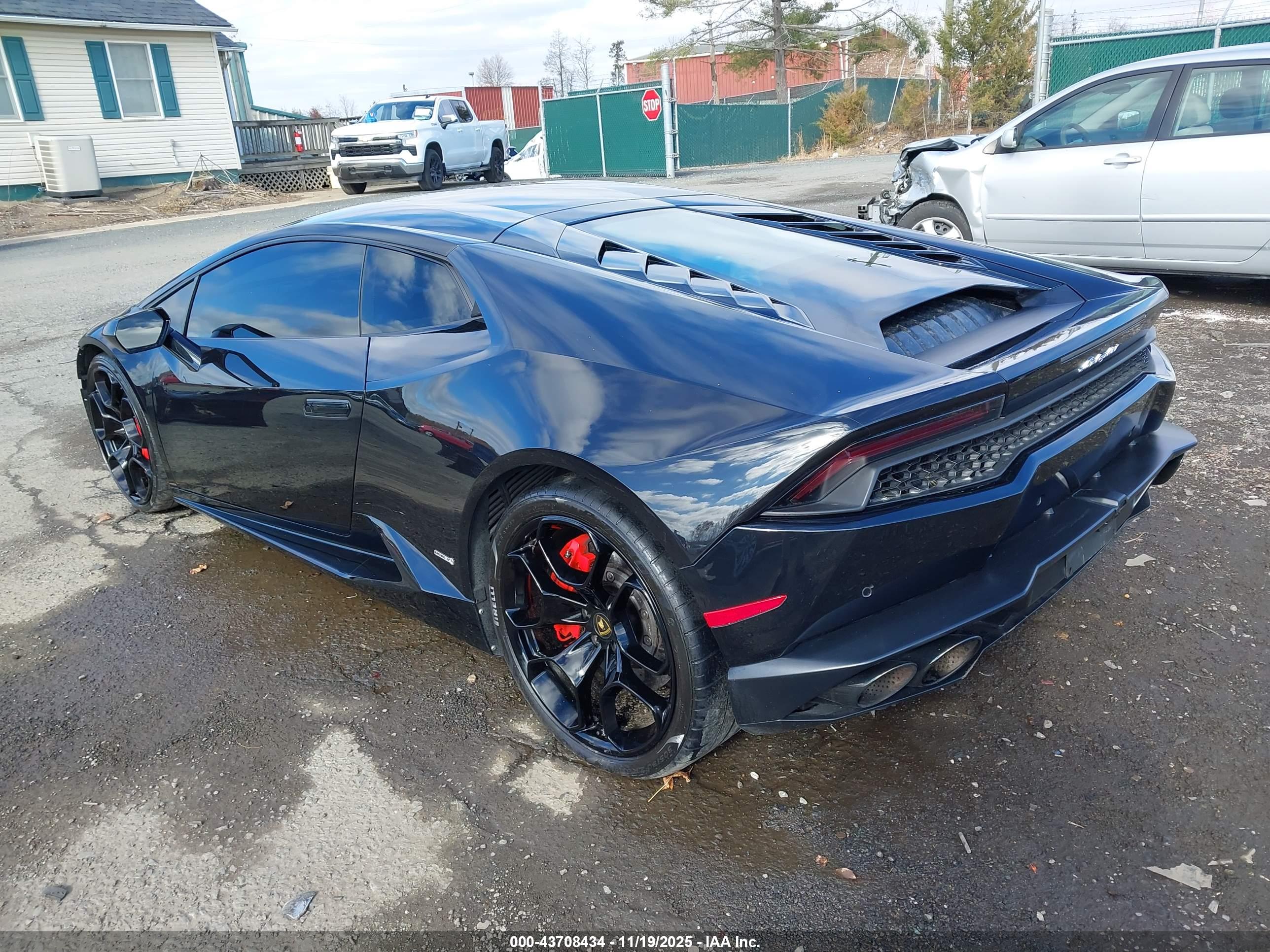 LAMBORGHINI HURACAN image 3