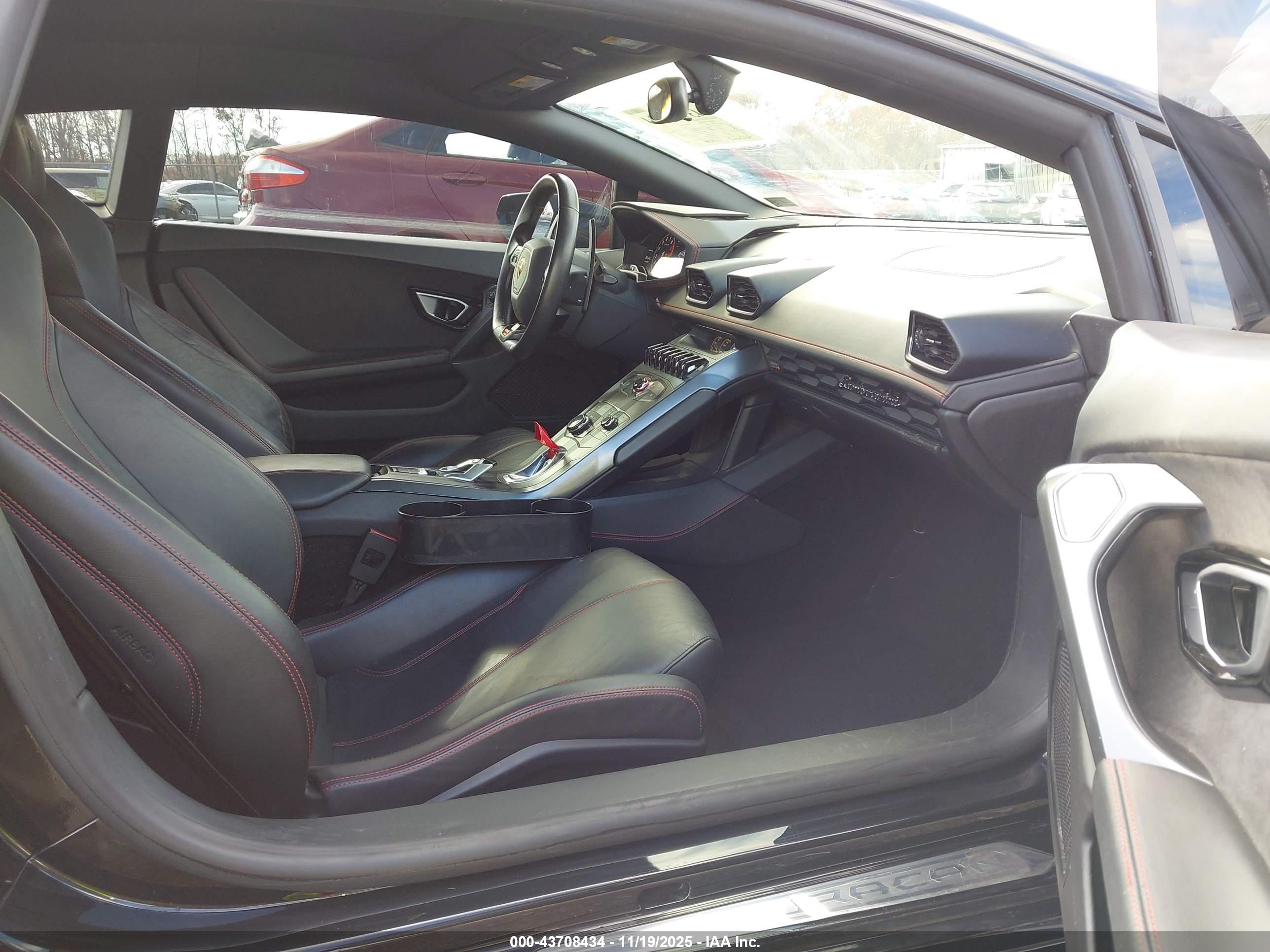 LAMBORGHINI HURACAN image 5