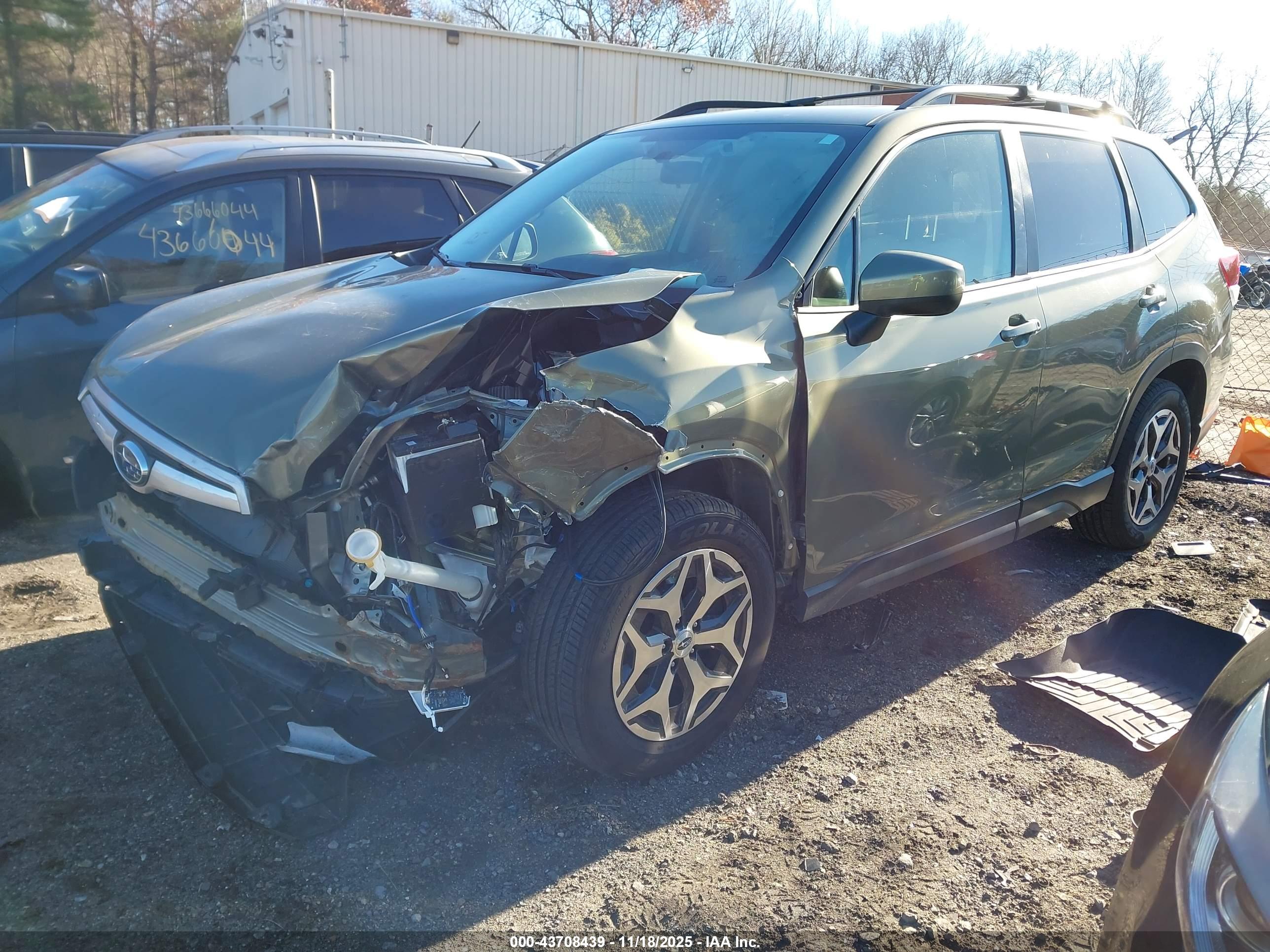 SUBARU FORESTER image 2