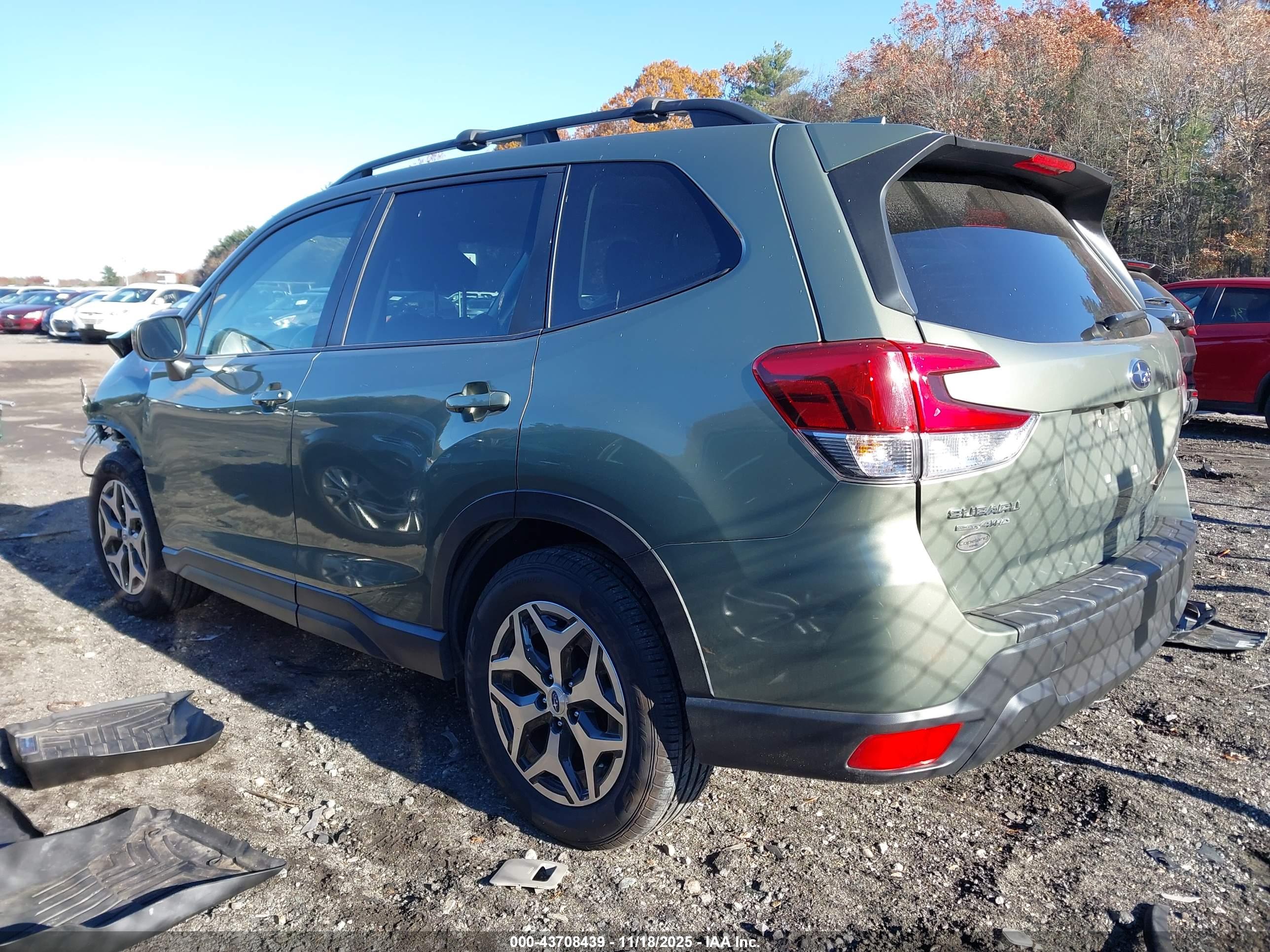 SUBARU FORESTER image 3