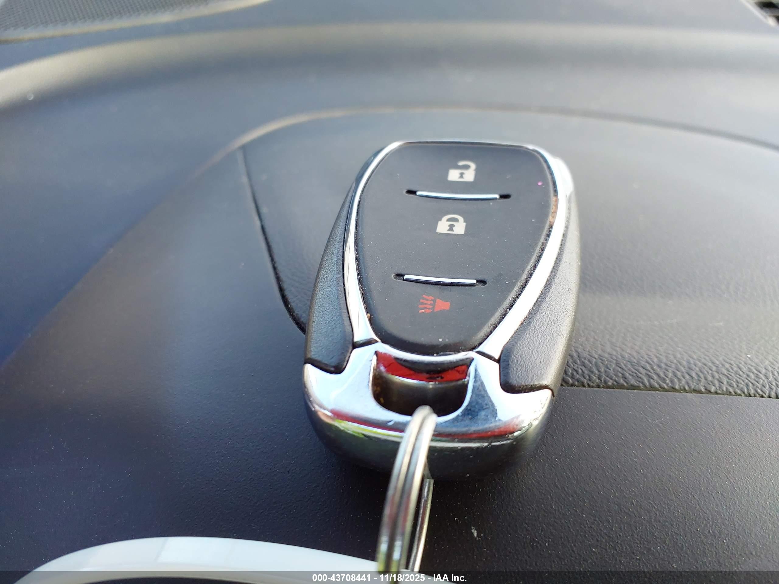 CHEVROLET EQUINOX image 11