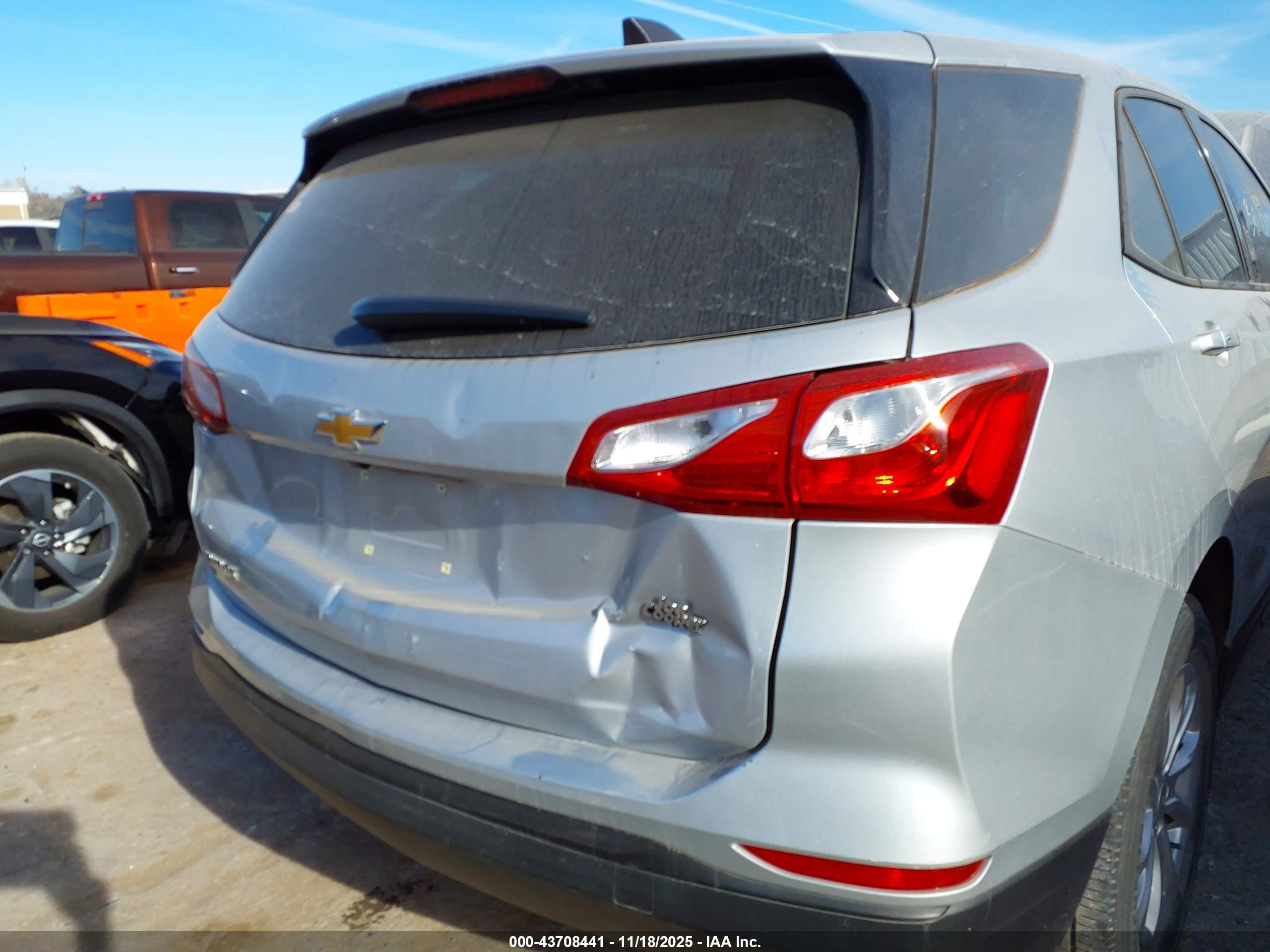 CHEVROLET EQUINOX image 6