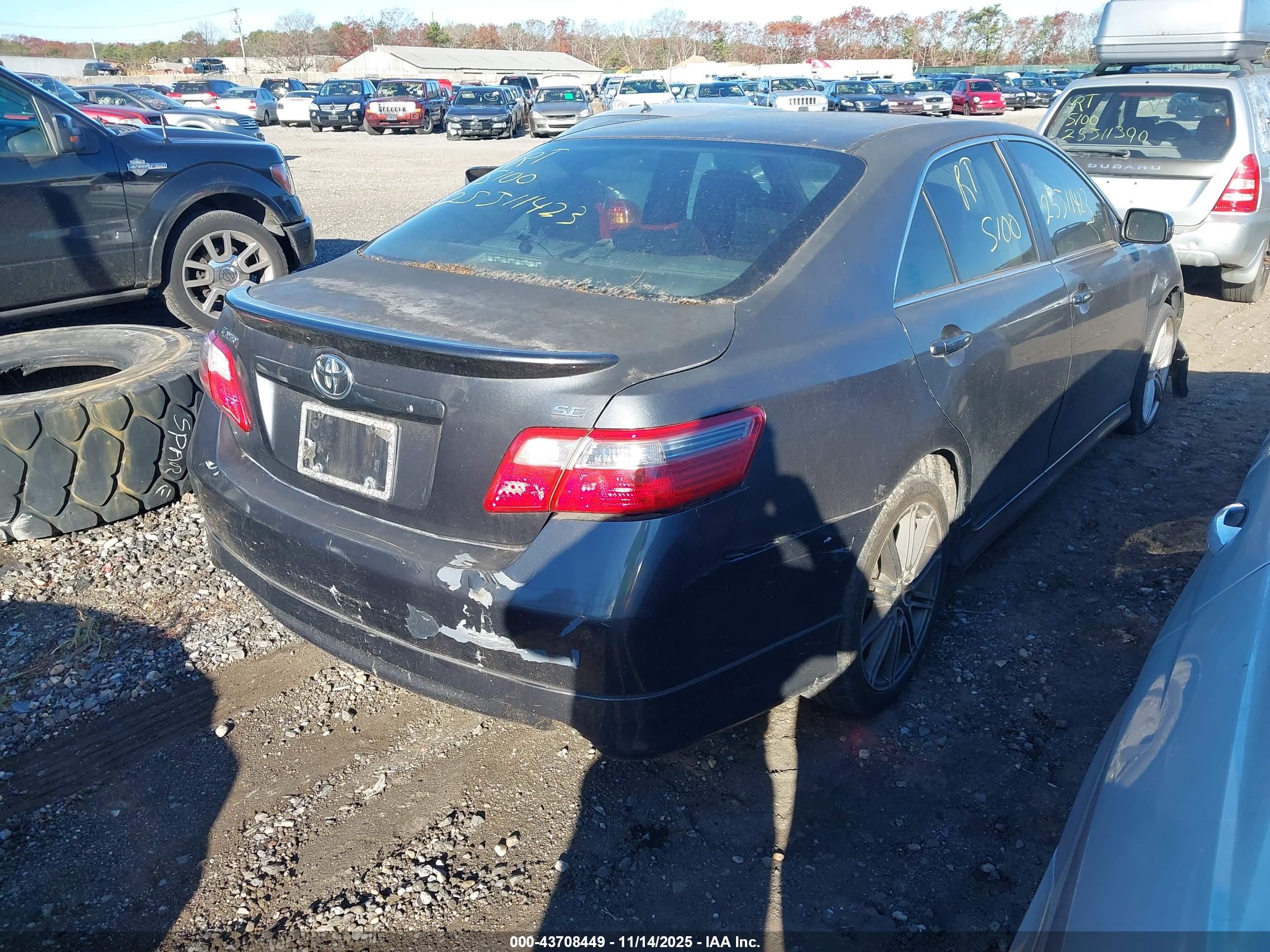 TOYOTA CAMRY image 4