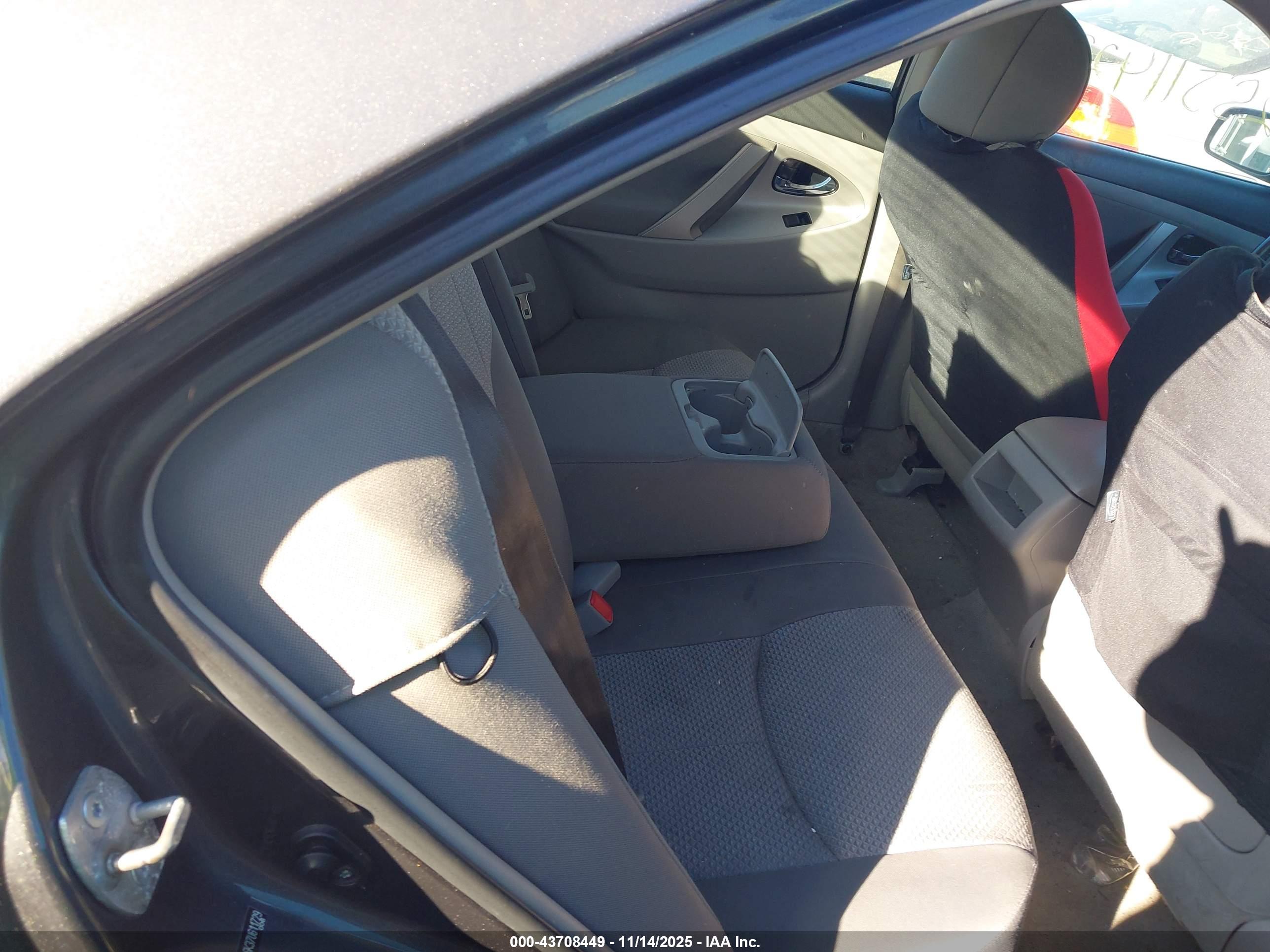 TOYOTA CAMRY image 8