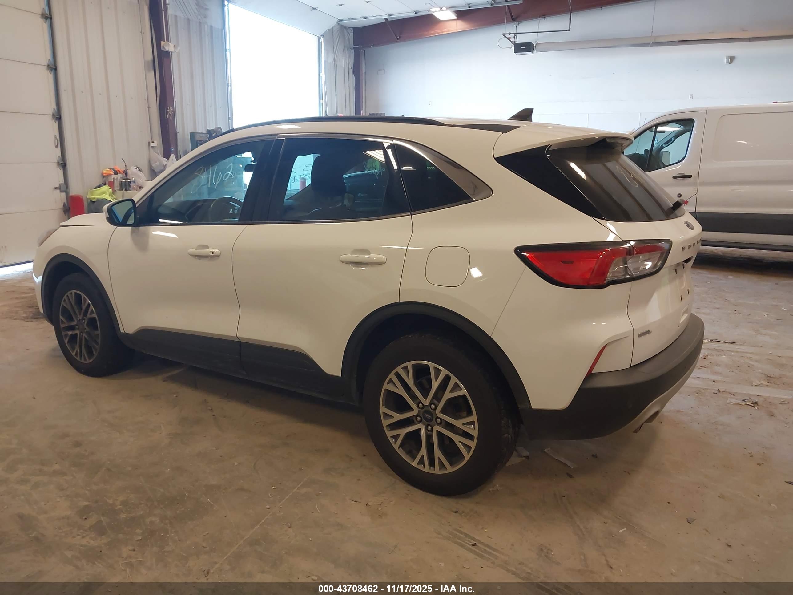 FORD ESCAPE image 3