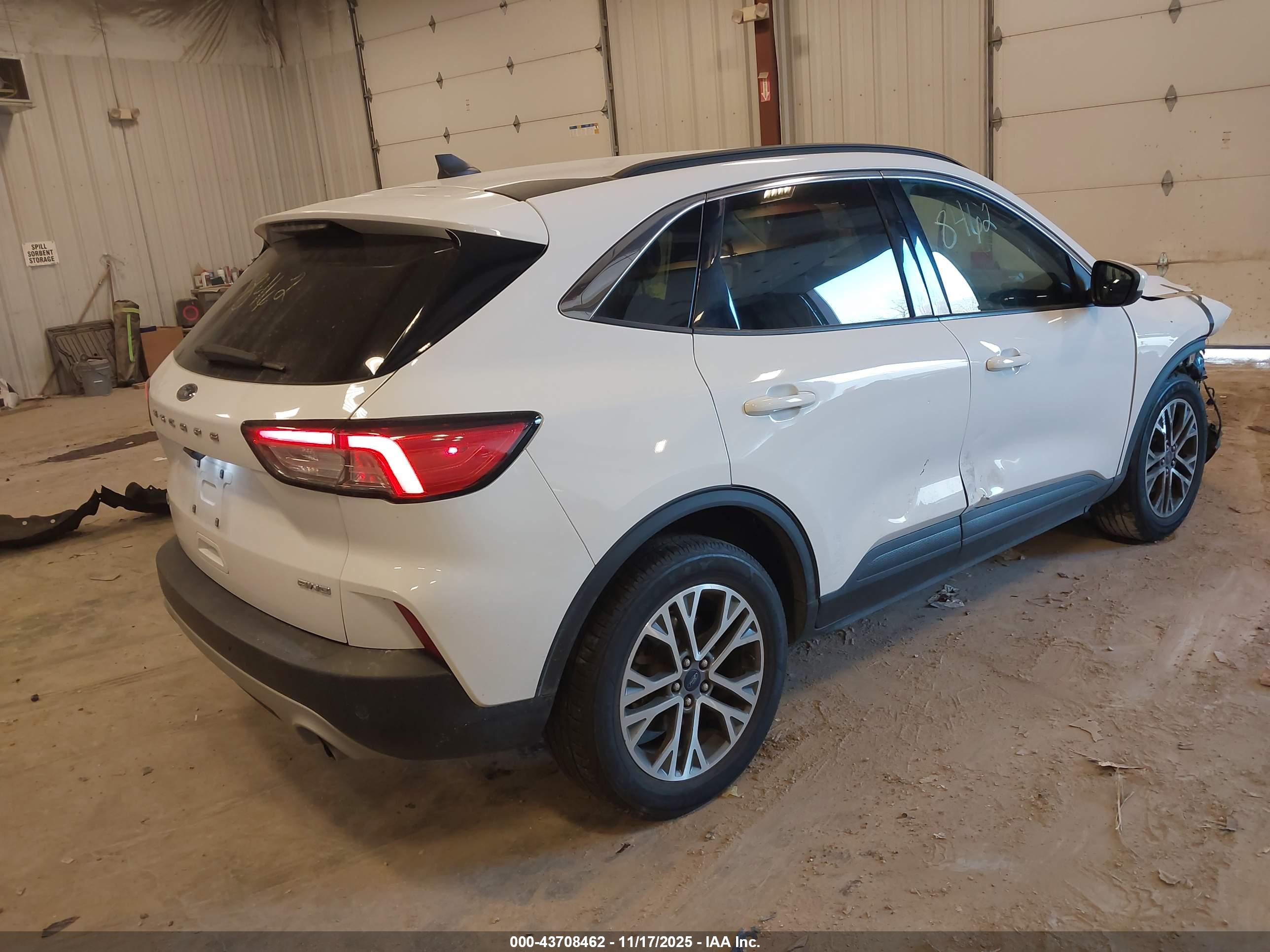 FORD ESCAPE image 4