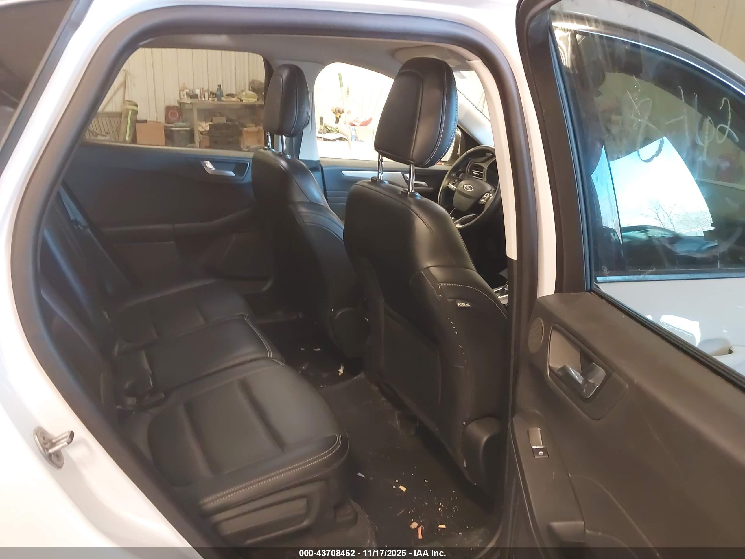 FORD ESCAPE image 8