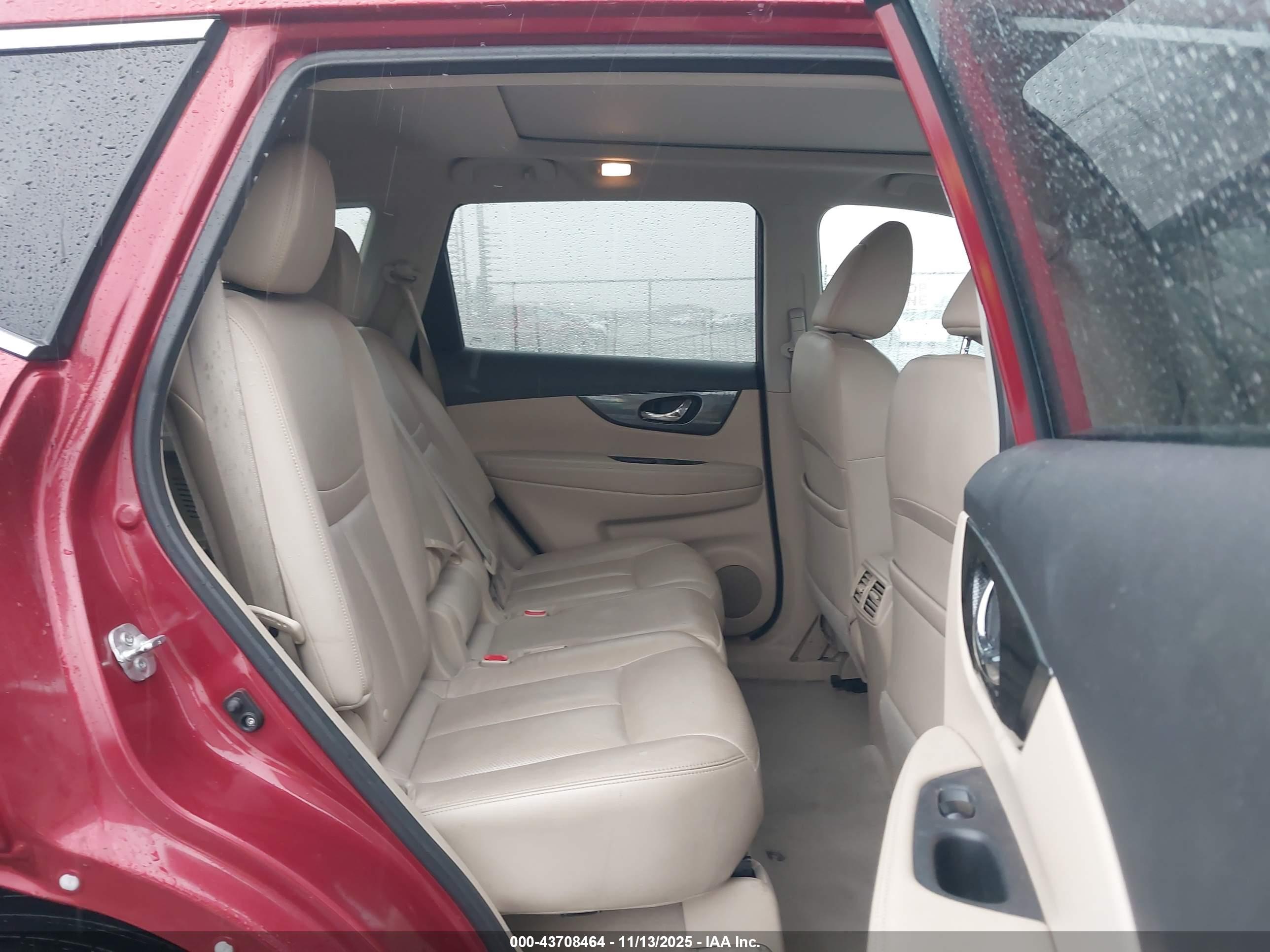NISSAN ROGUE image 8