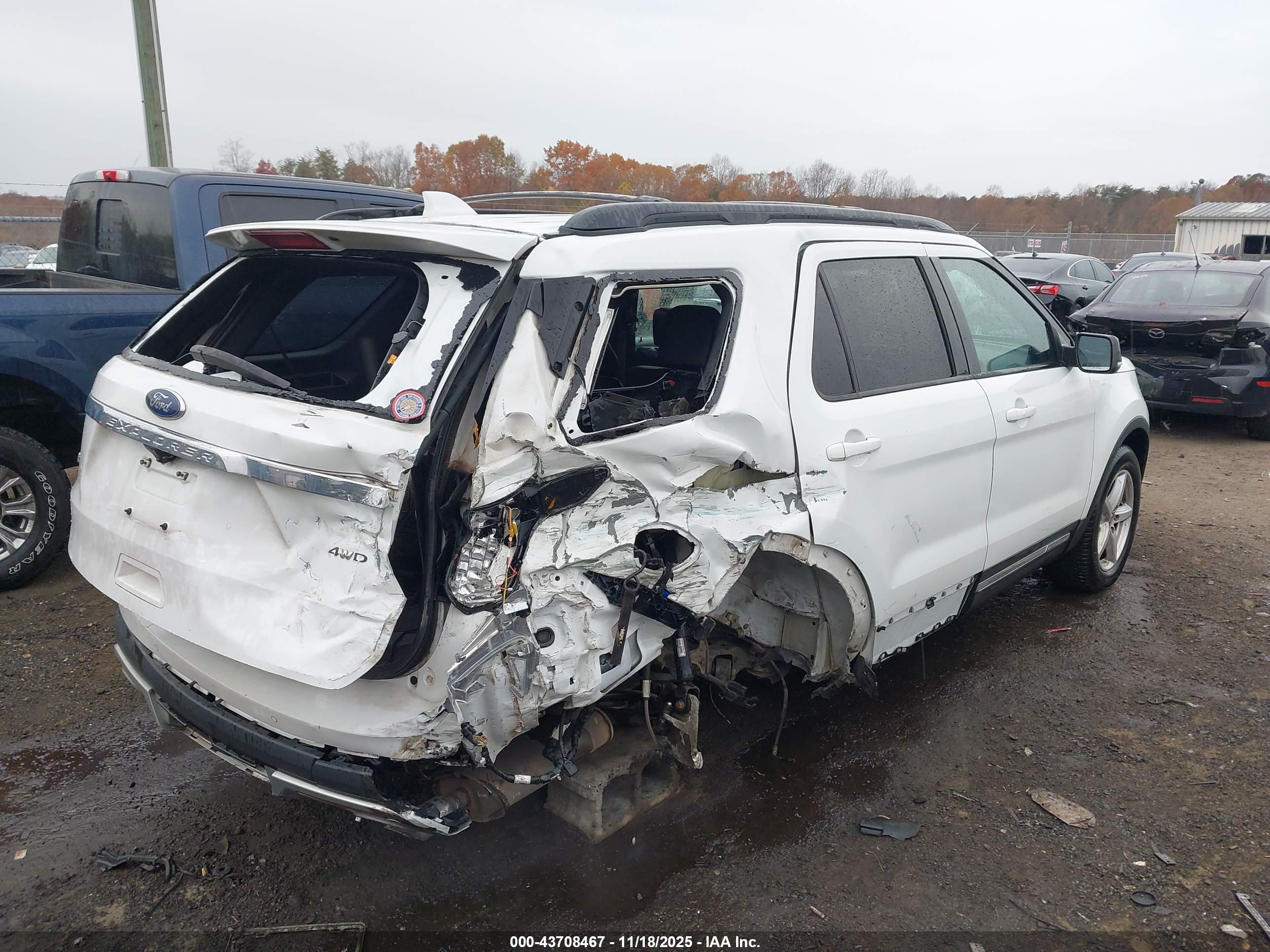 FORD EXPLORER image 4