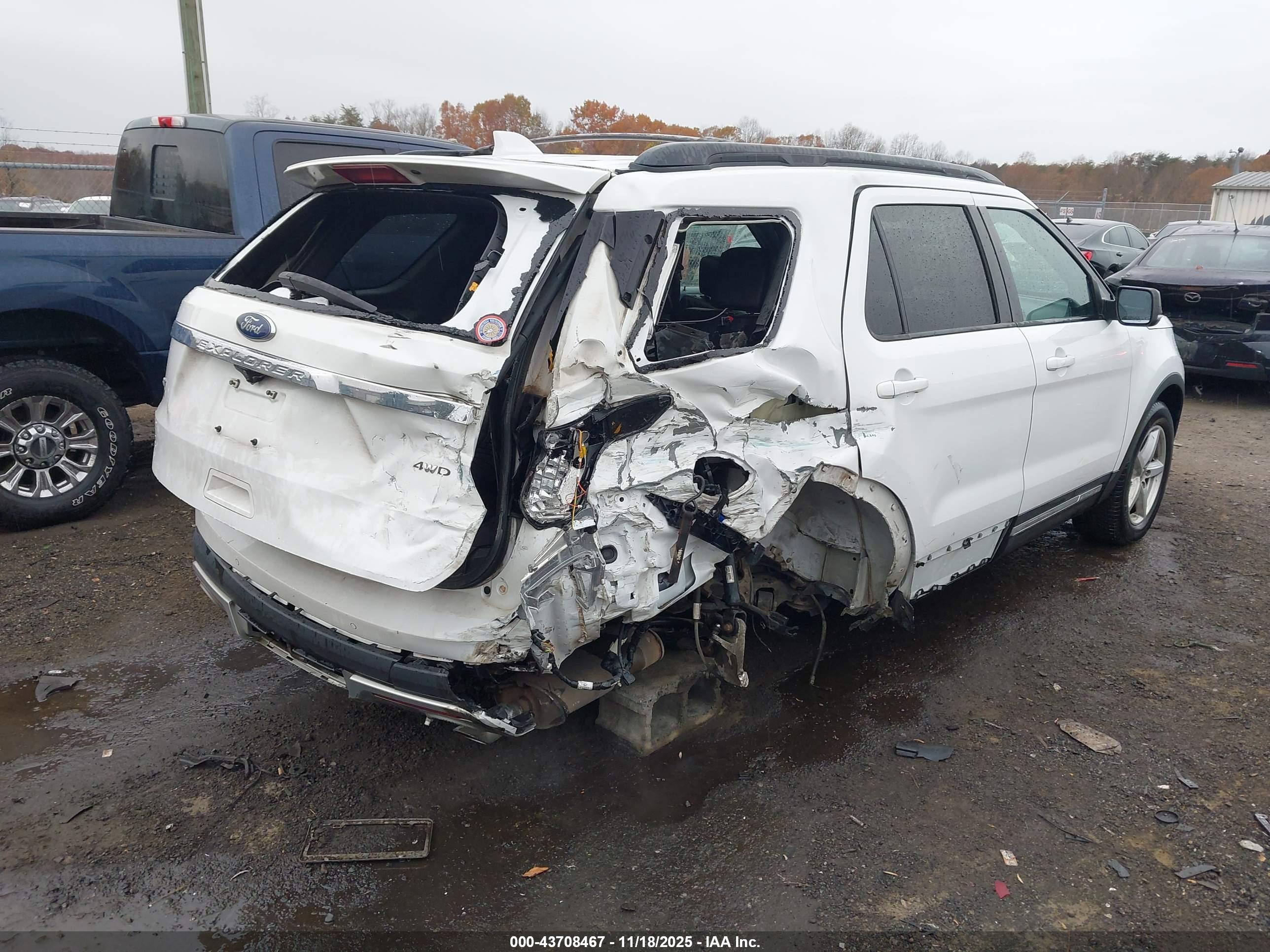 FORD EXPLORER image 6