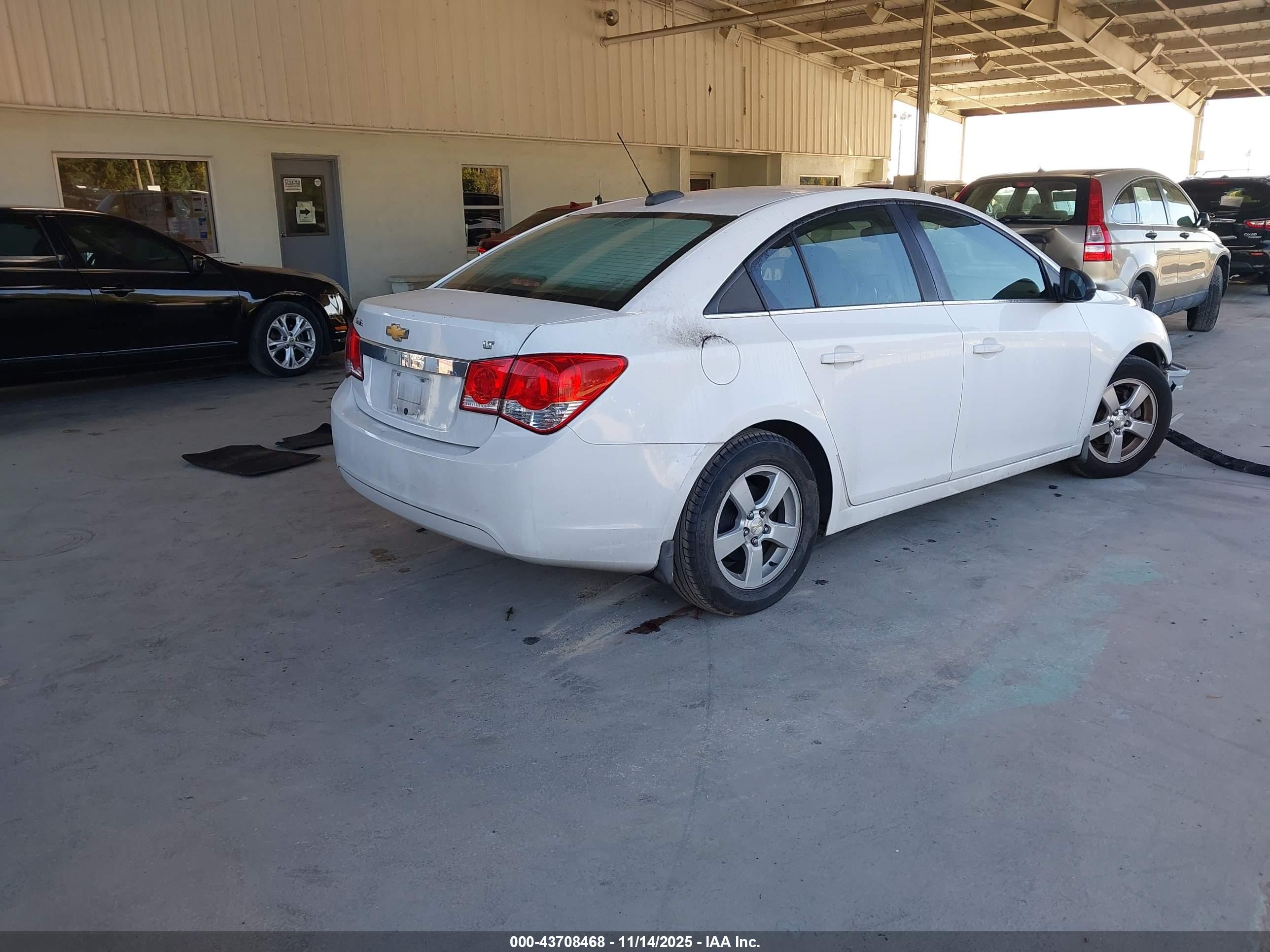 CHEVROLET CRUZE image 4