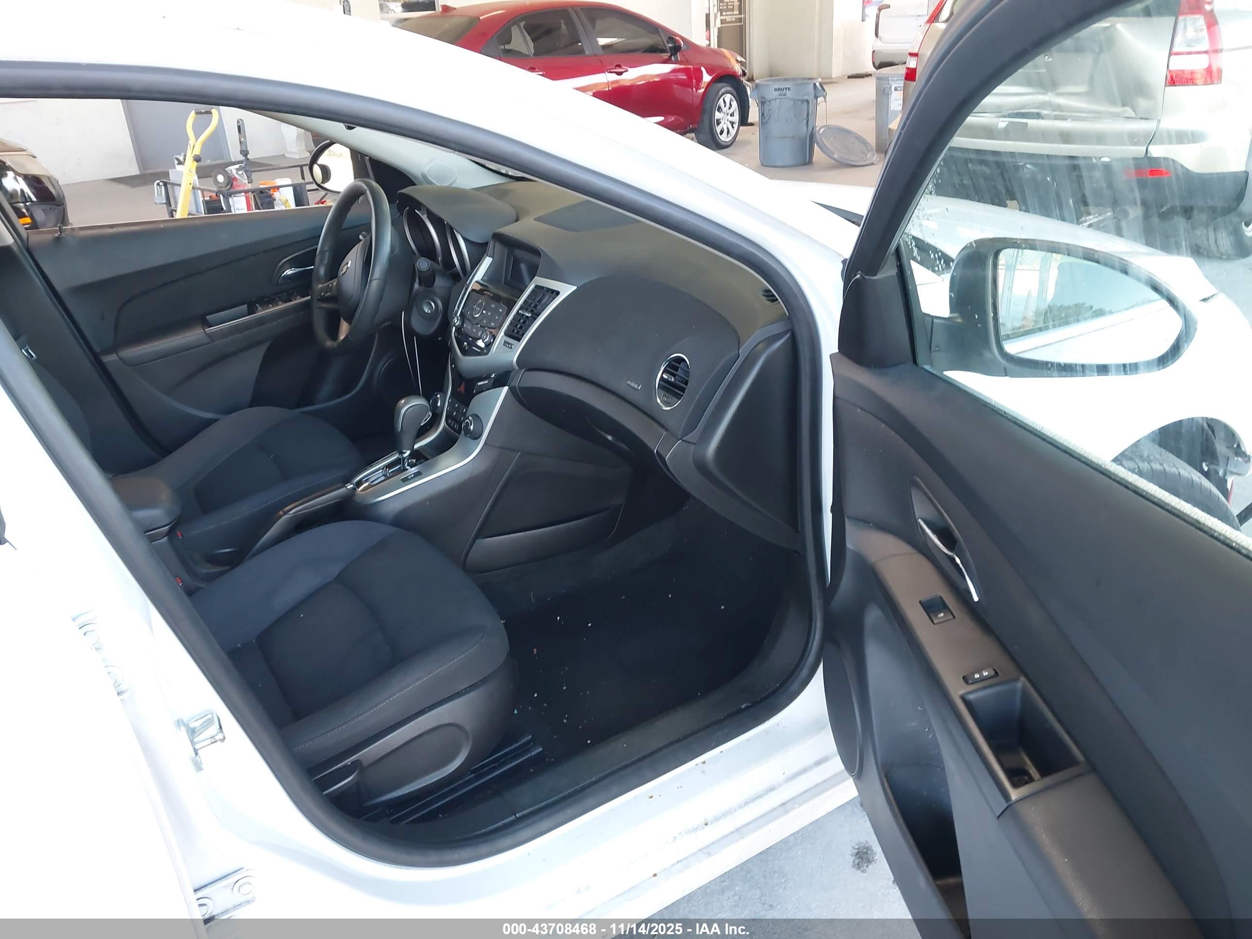 CHEVROLET CRUZE image 5