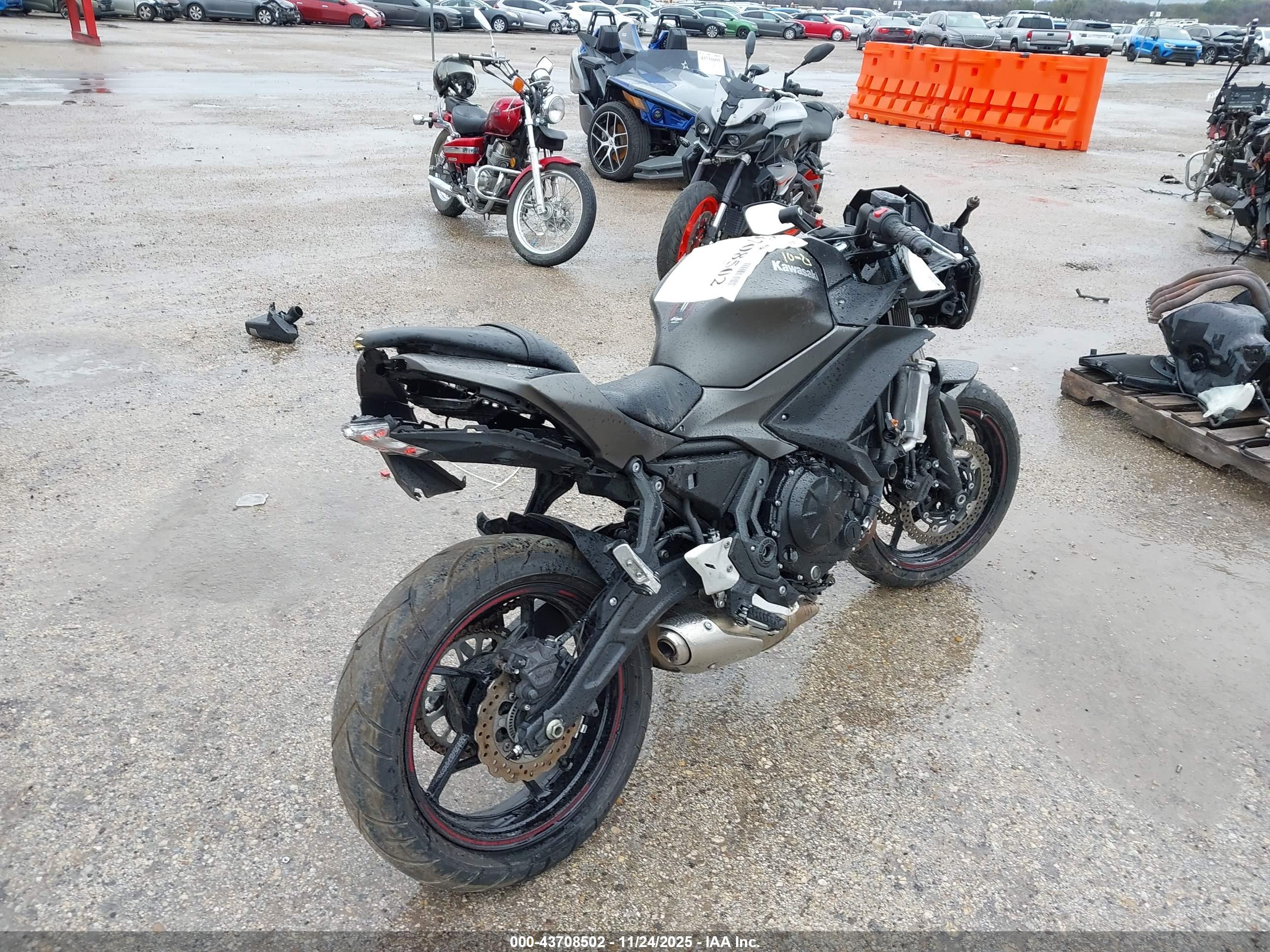 KAWASAKI EX650 image 4