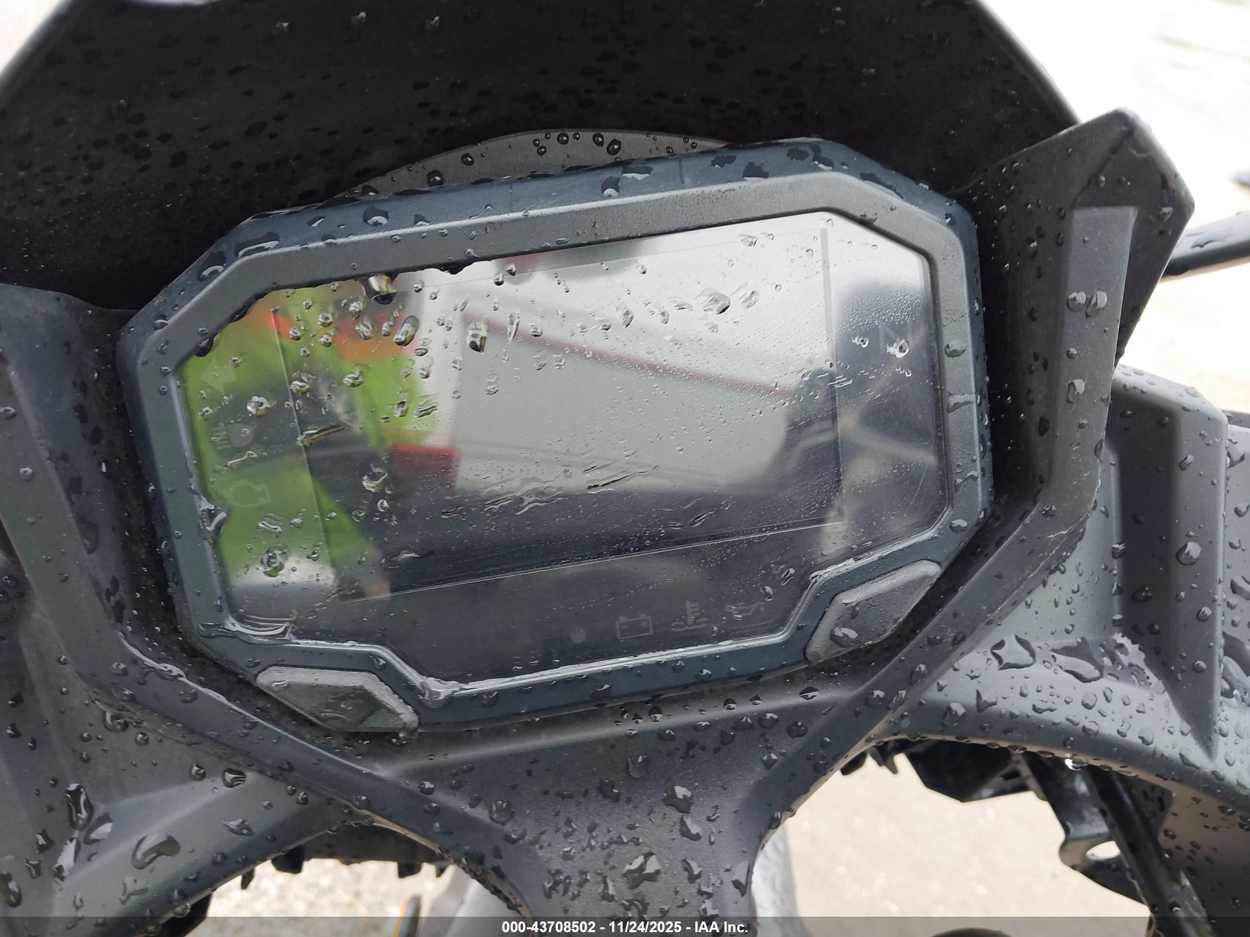 KAWASAKI EX650 image 7