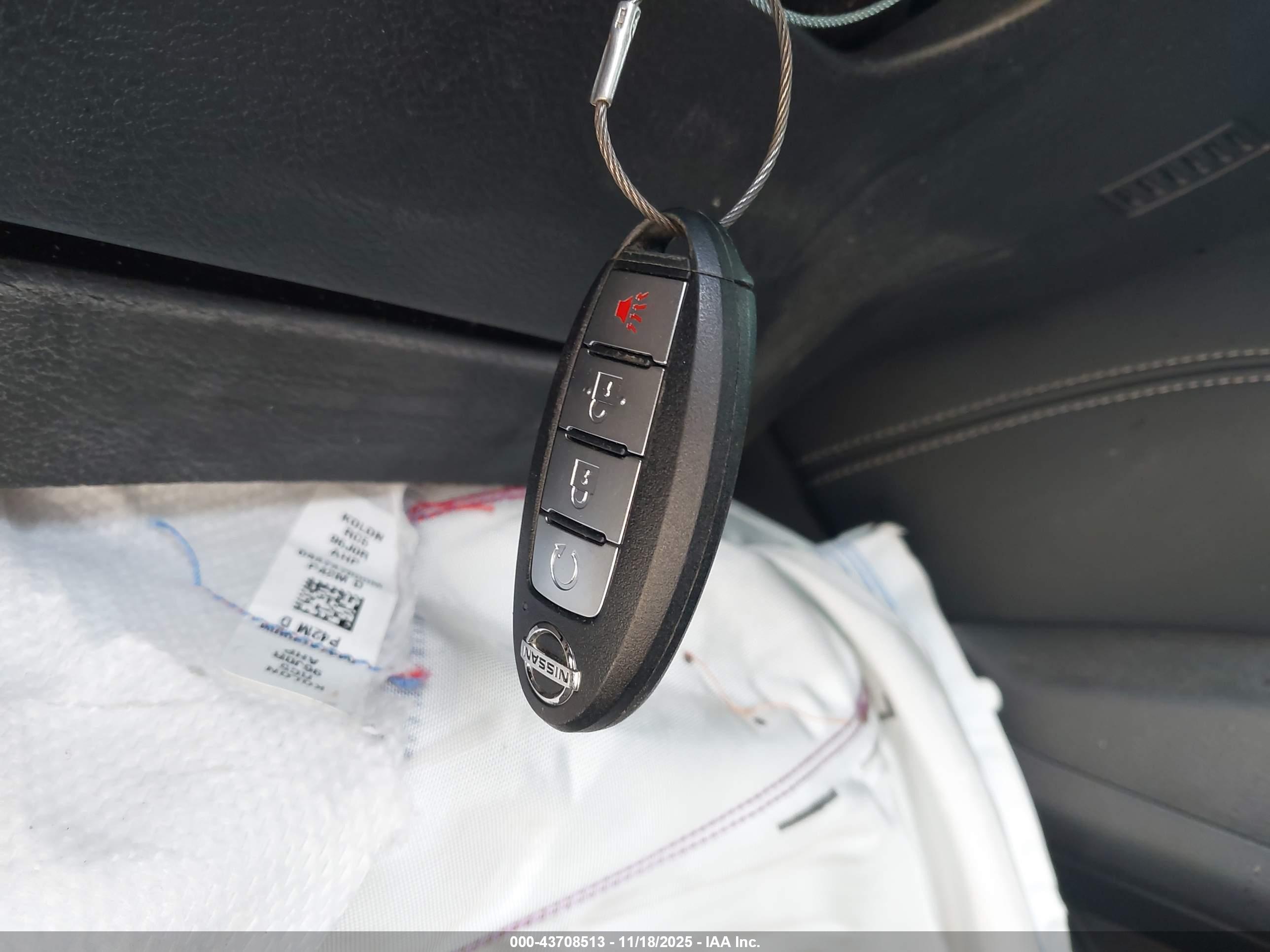 NISSAN MURANO image 11