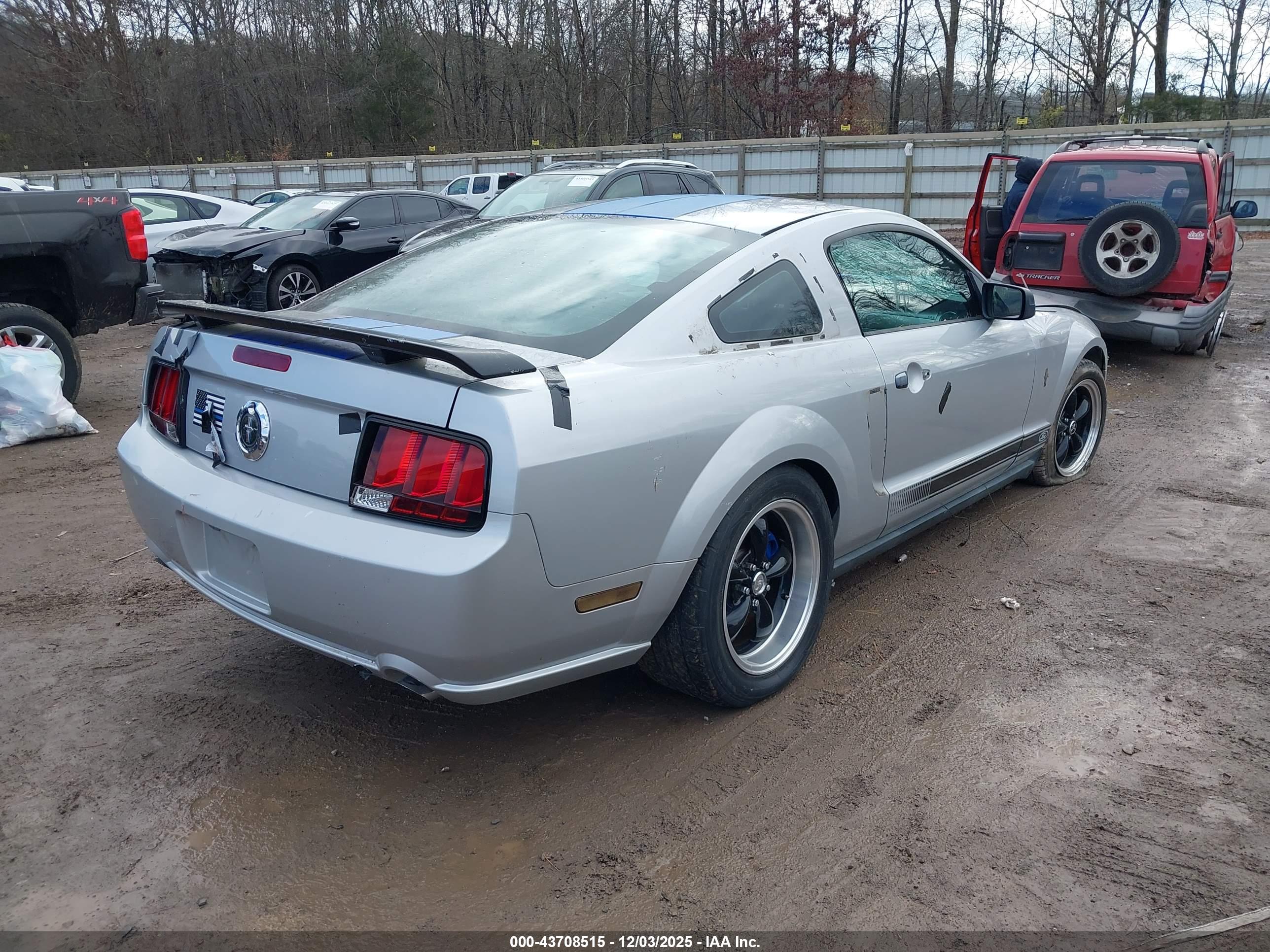 FORD MUSTANG image 4