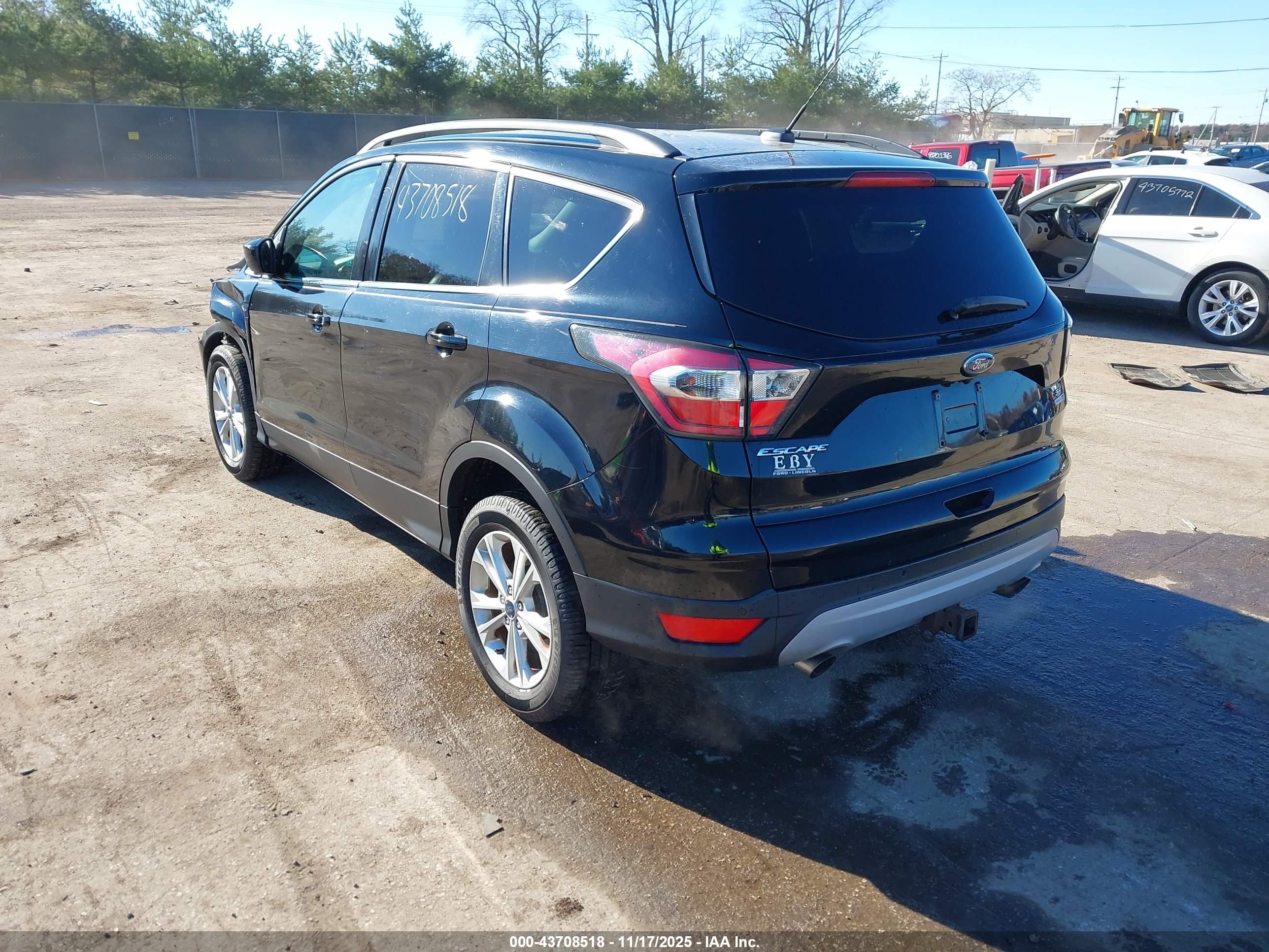 FORD ESCAPE image 3