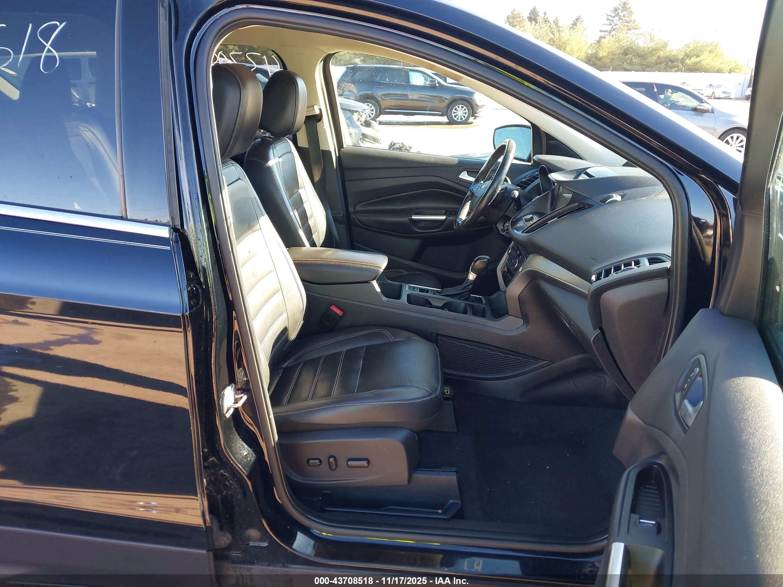 FORD ESCAPE image 5
