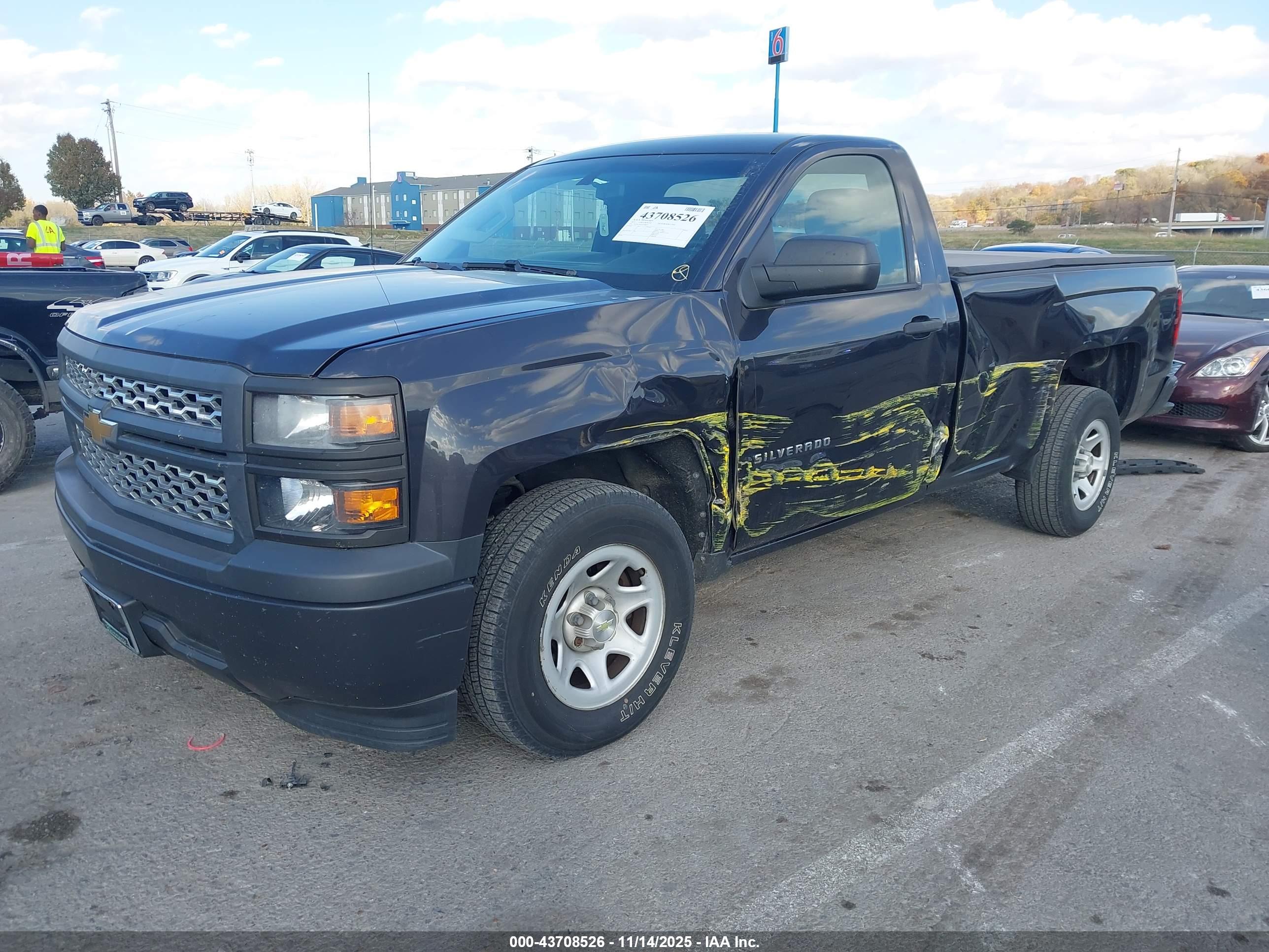 CHEVROLET SILVERADO image 2