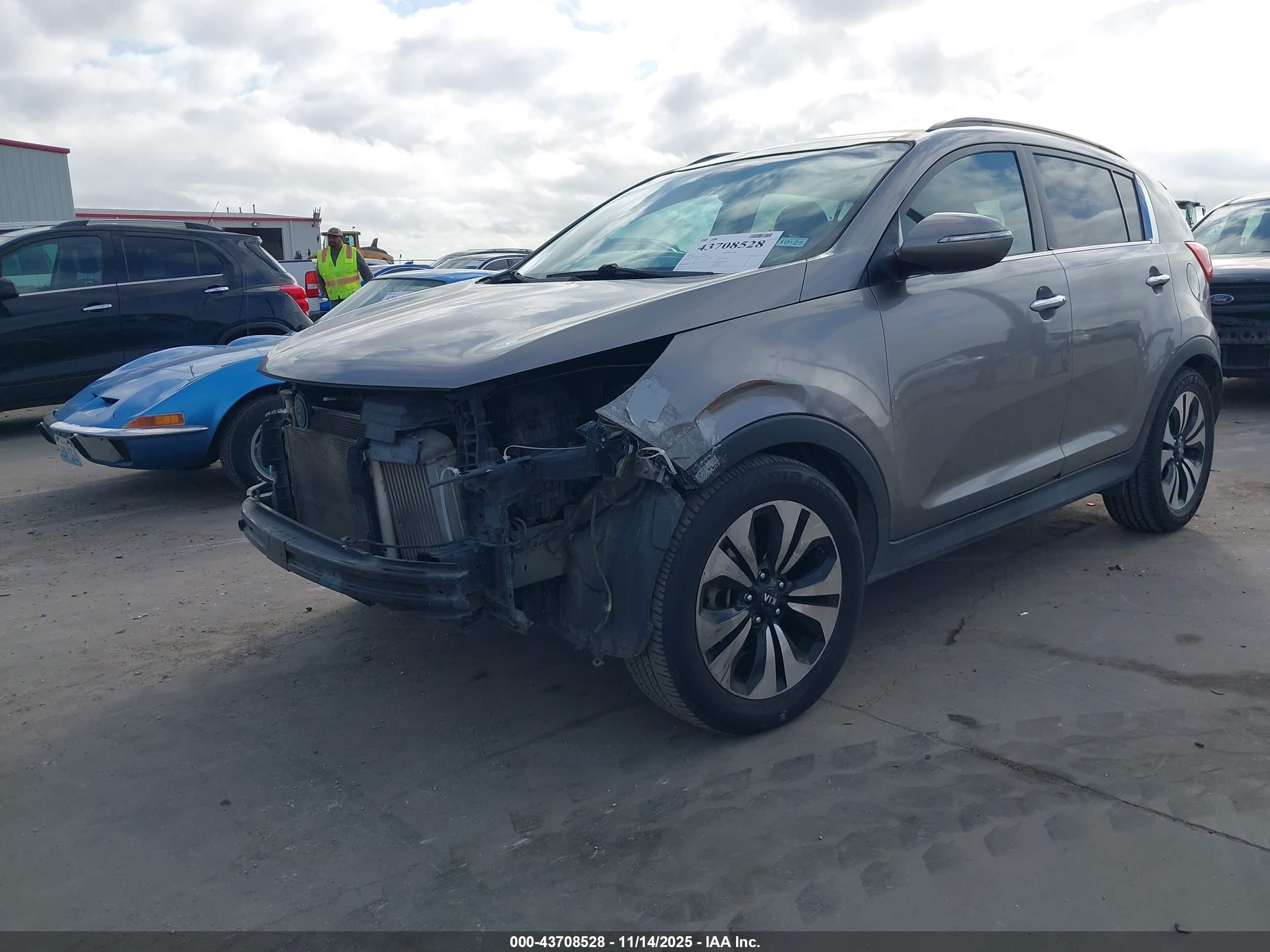 KIA SPORTAGE image 2