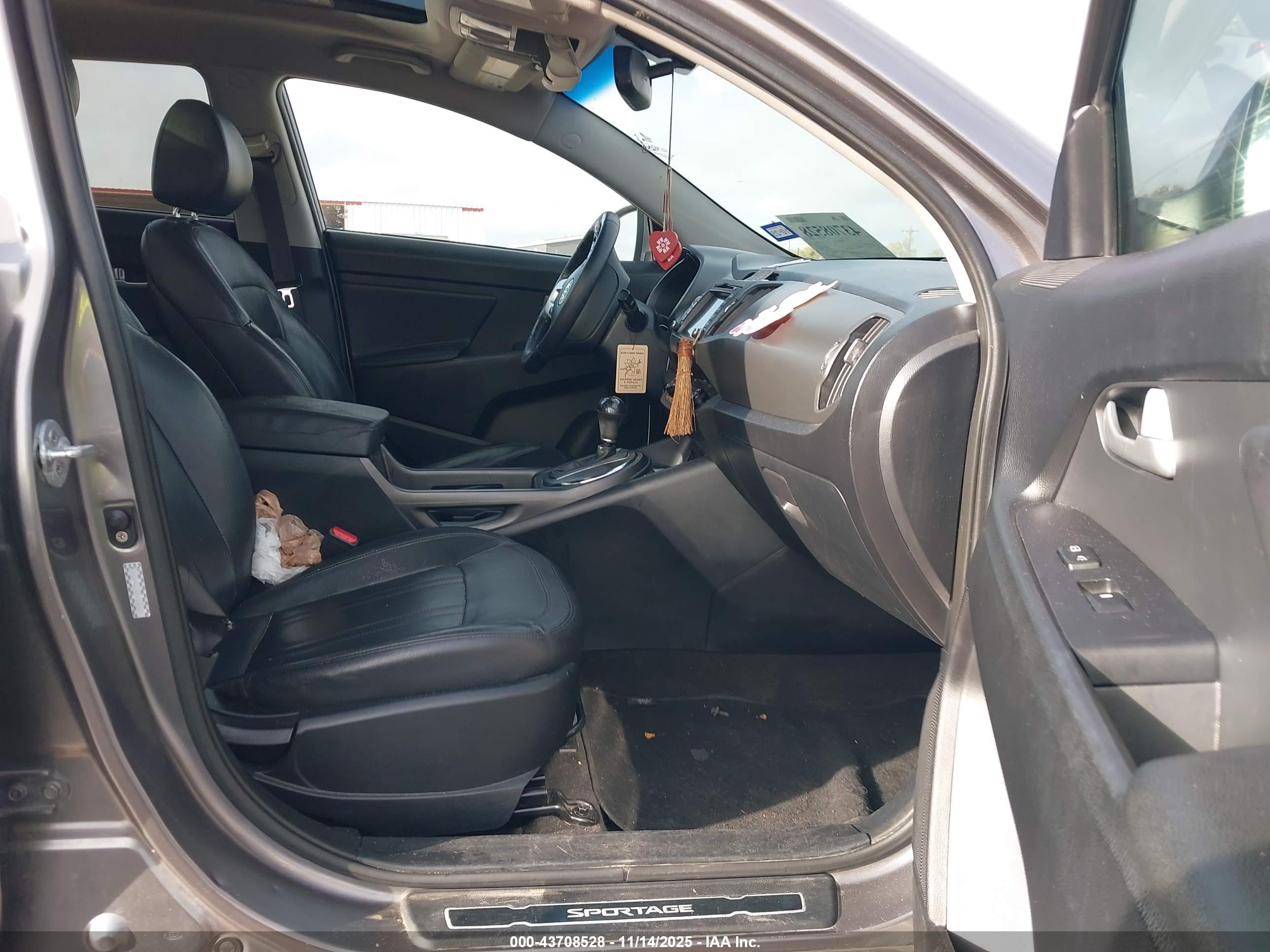 KIA SPORTAGE image 5