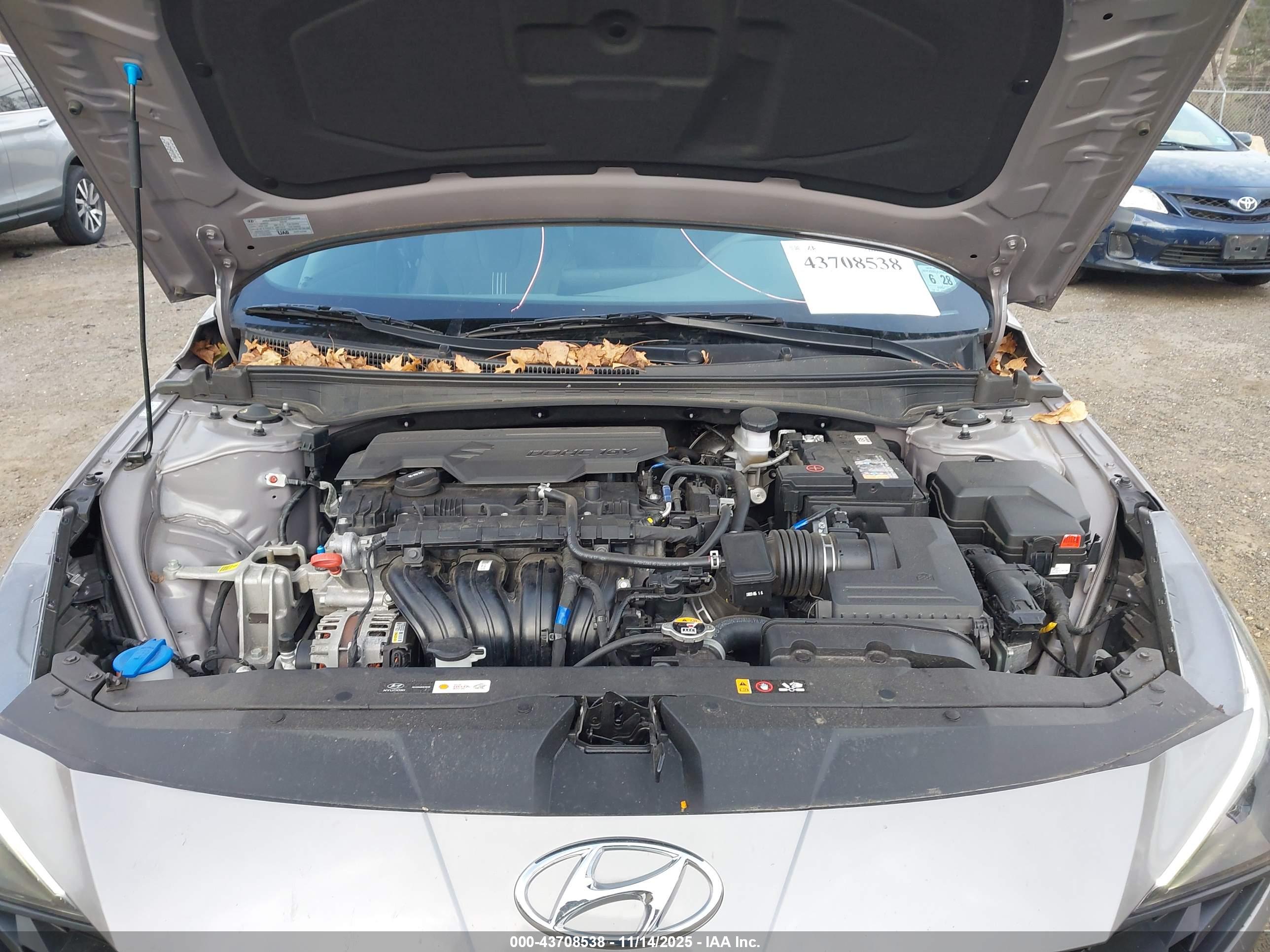 HYUNDAI ELANTRA image 10