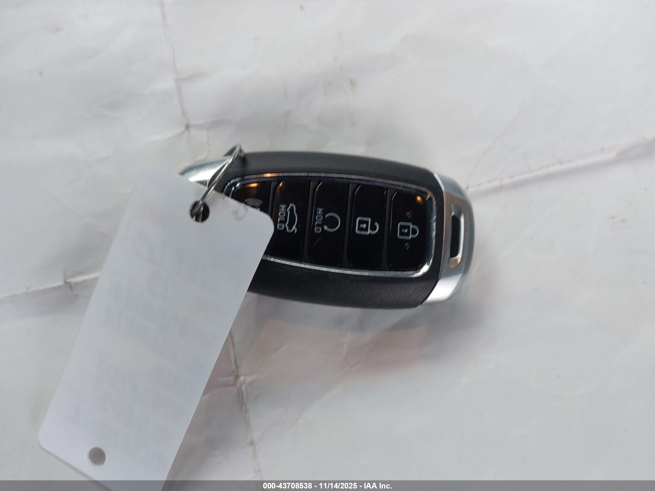 HYUNDAI ELANTRA image 11