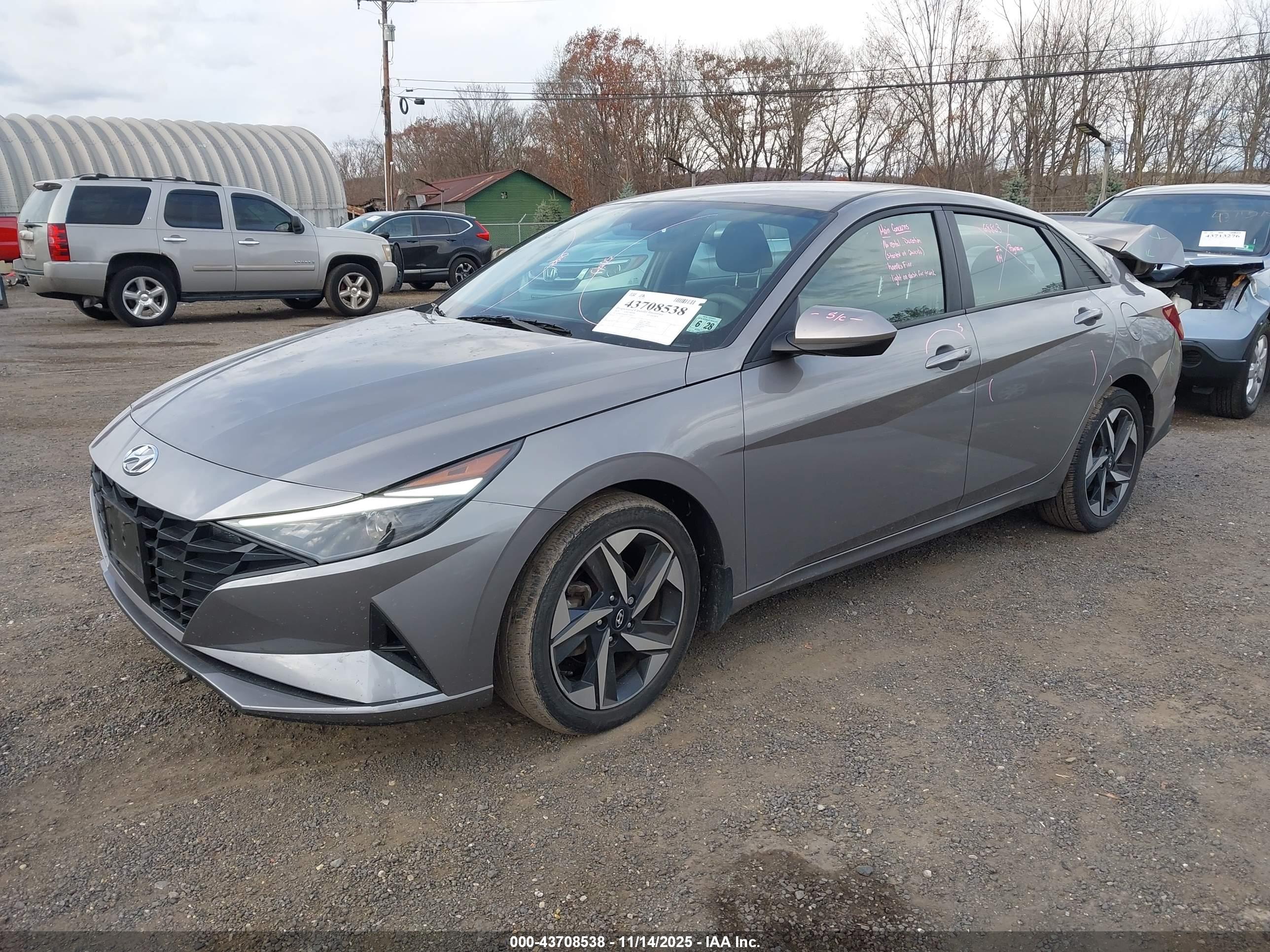 HYUNDAI ELANTRA image 2