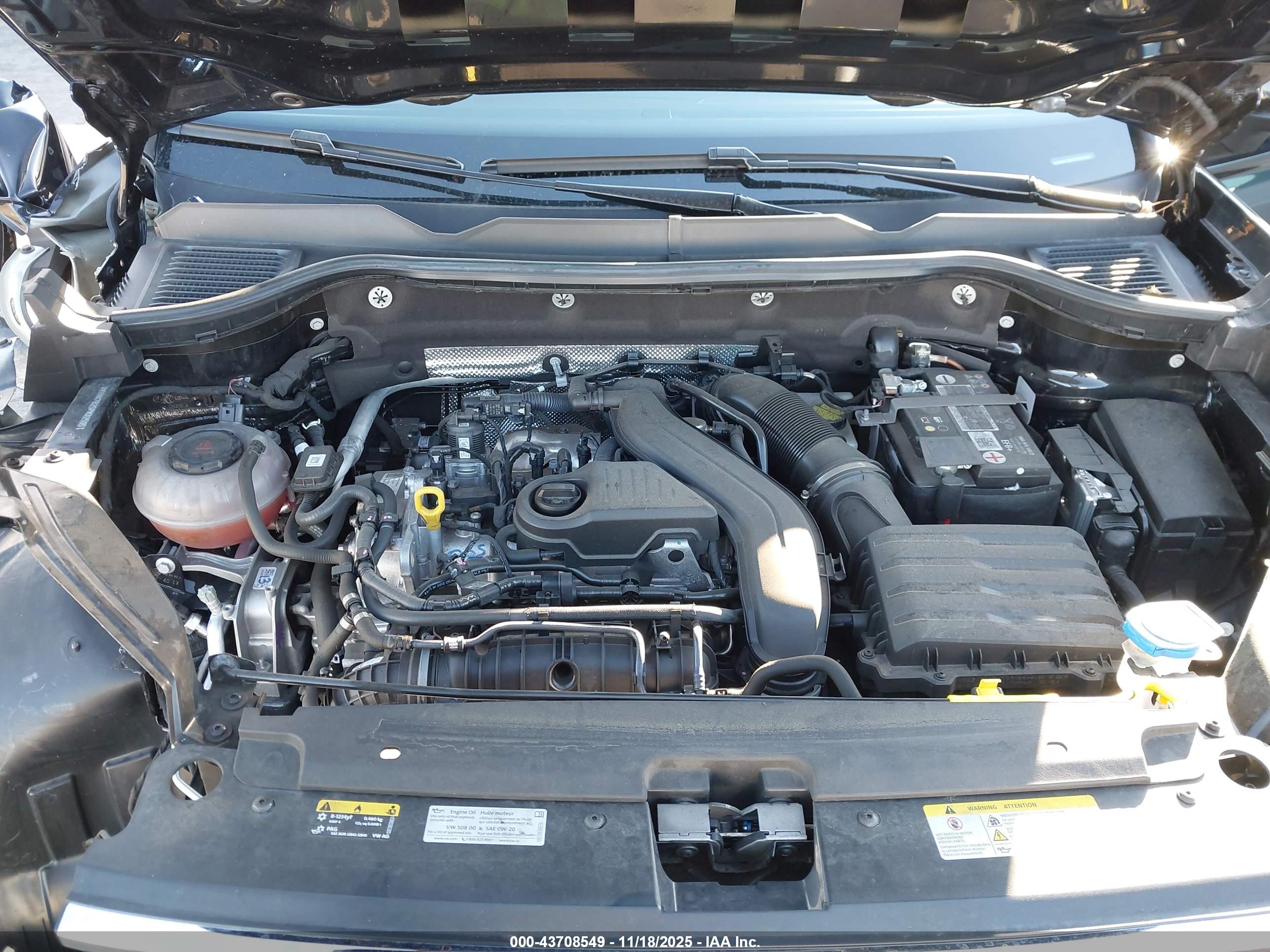 VOLKSWAGEN TAOS image 10