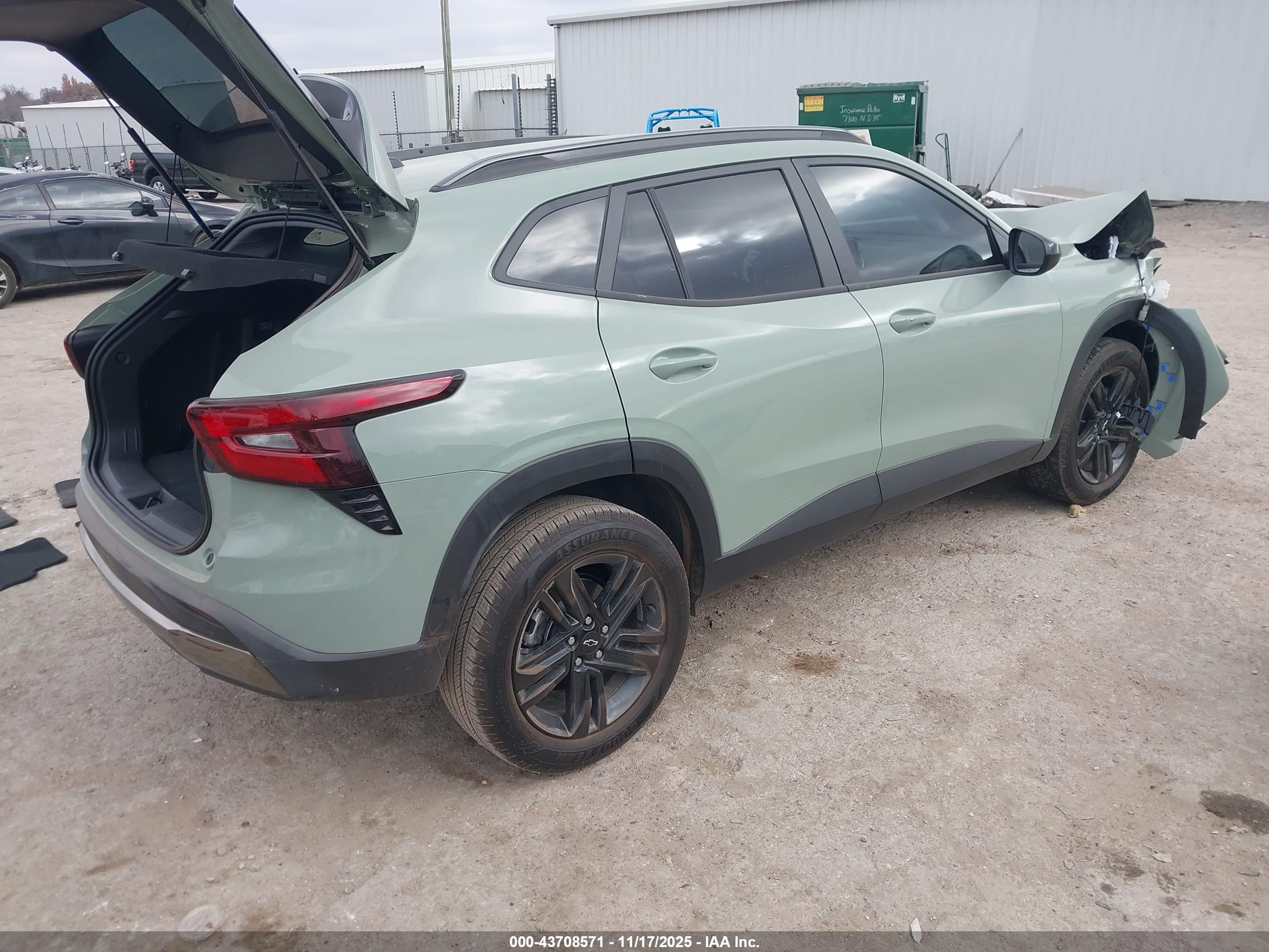 CHEVROLET TRAX image 4