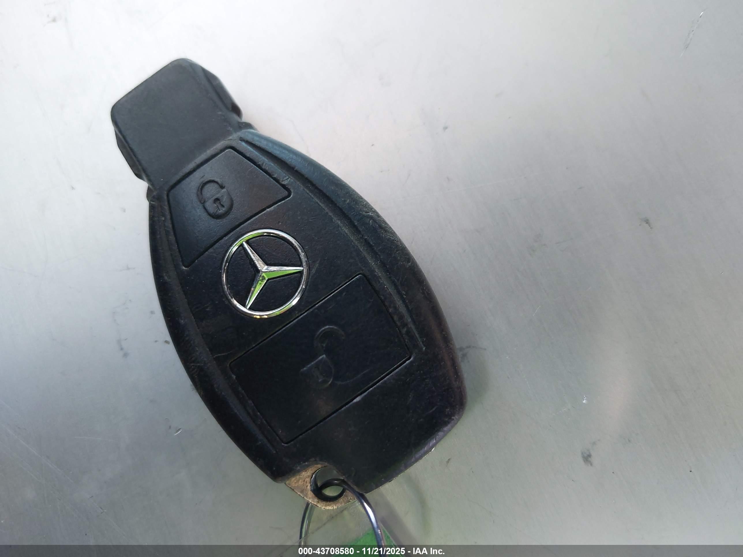 MERCEDES-BENZ METRIS image 11