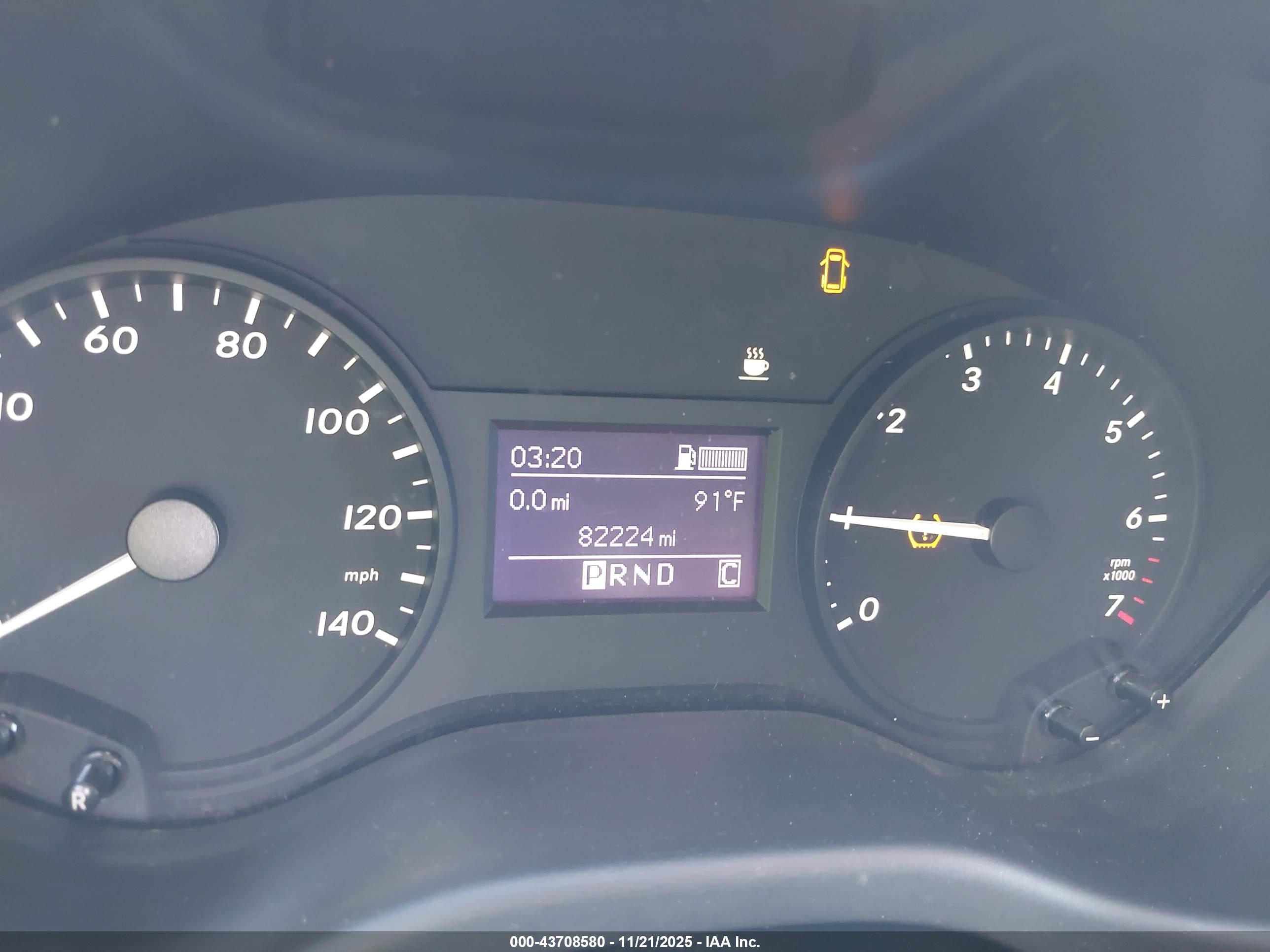 MERCEDES-BENZ METRIS image 7