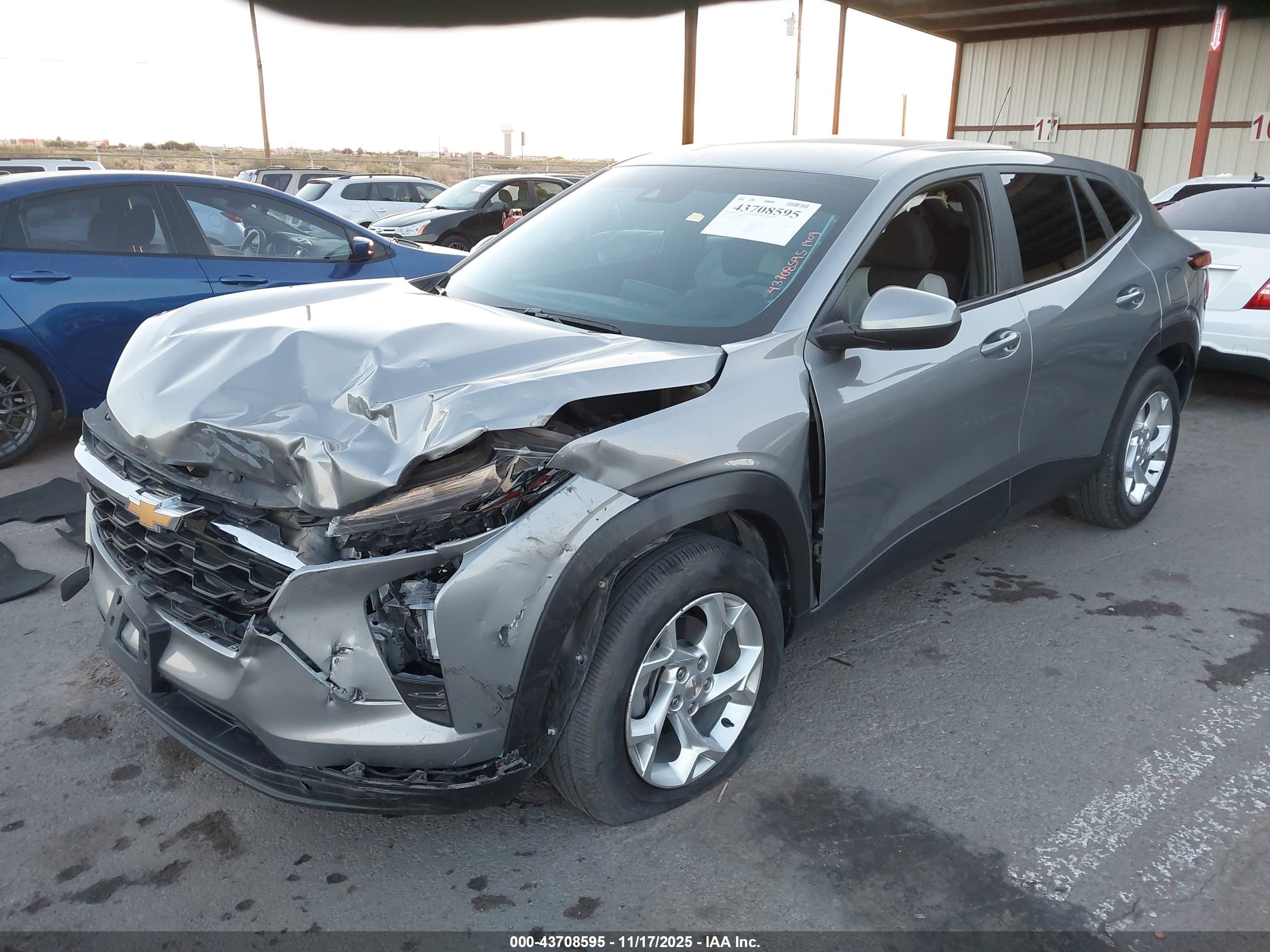 CHEVROLET TRAX image 2