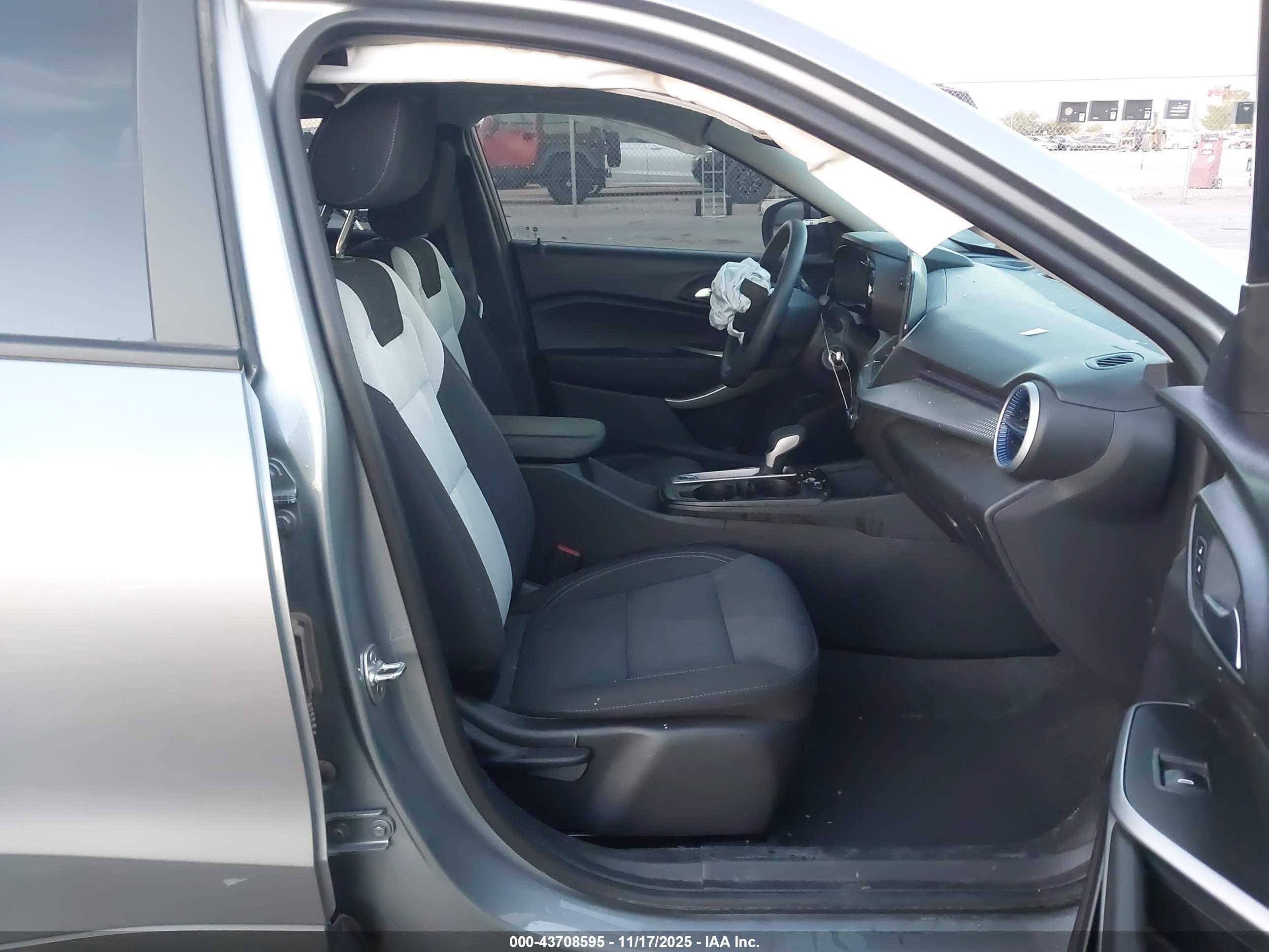 CHEVROLET TRAX image 5