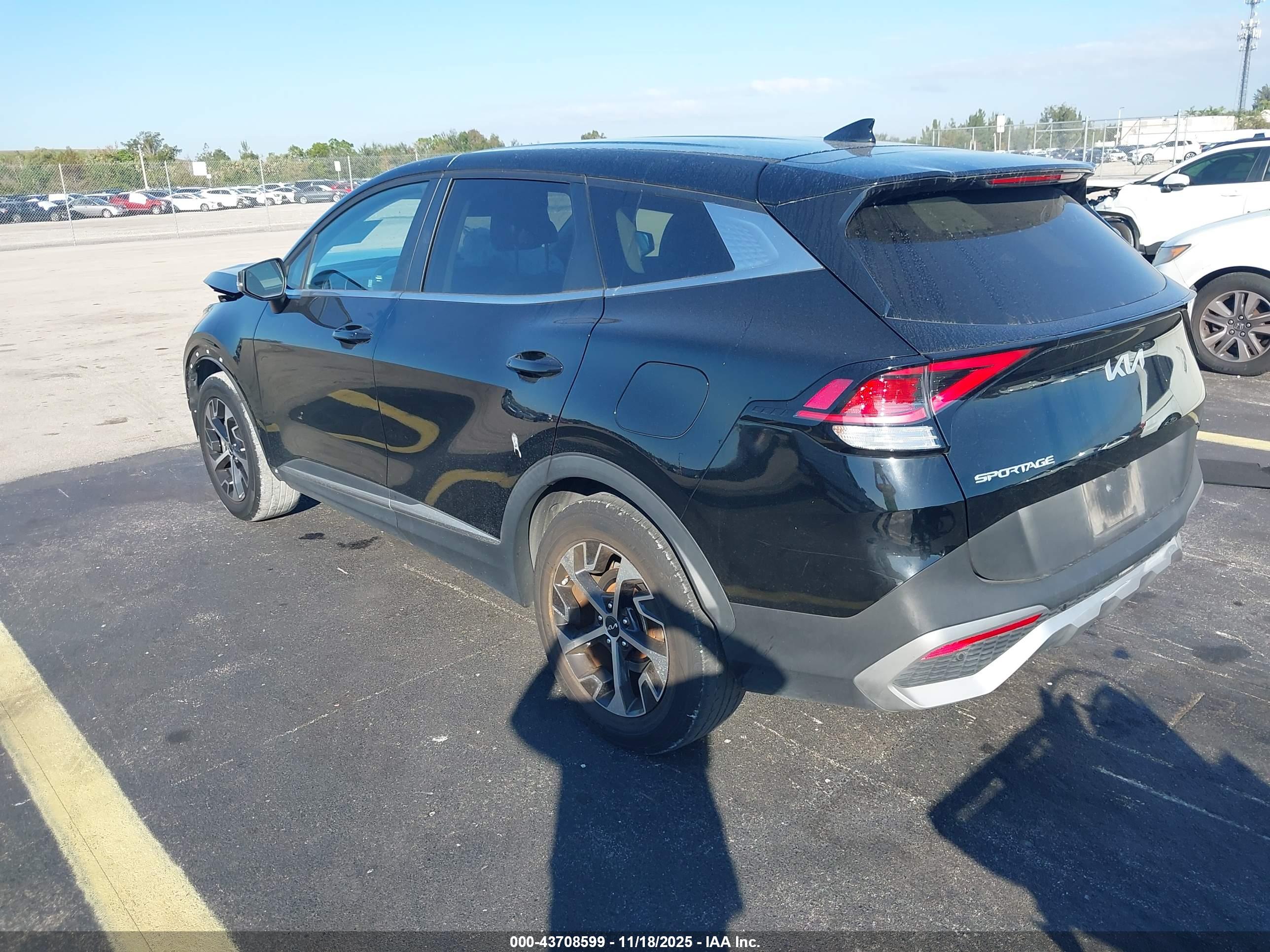 KIA SPORTAGE image 3