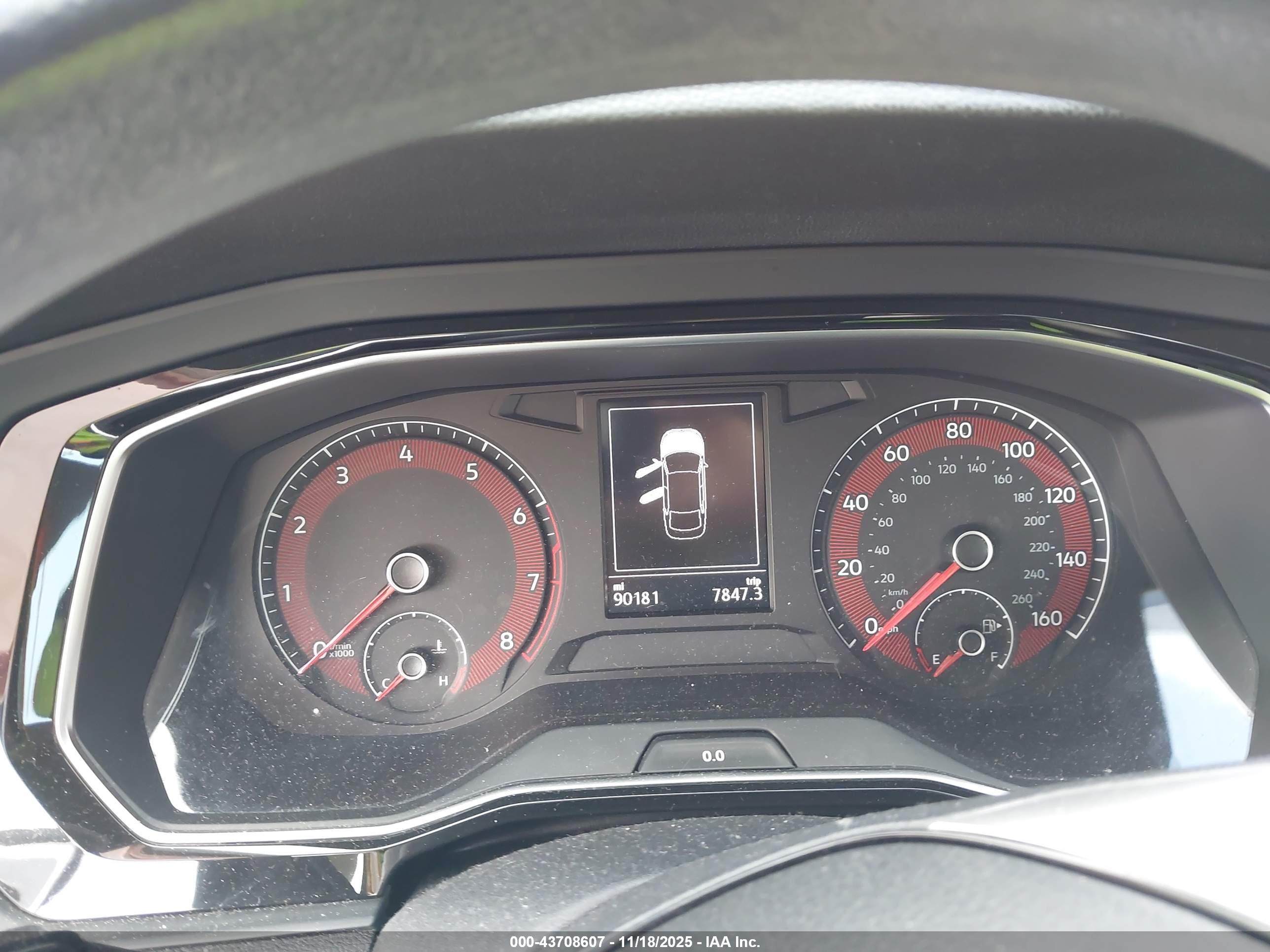 VOLKSWAGEN JETTA image 7