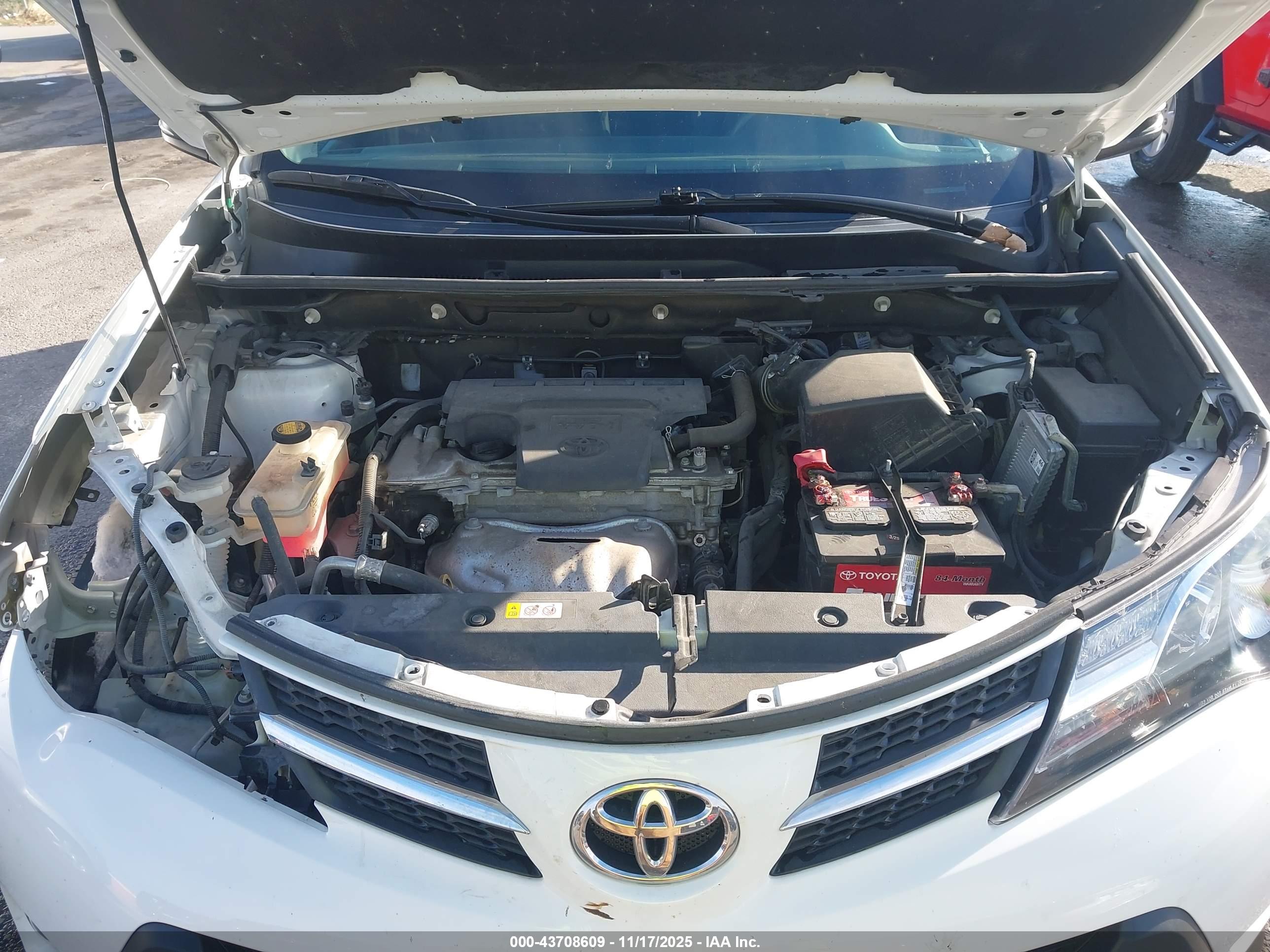 TOYOTA RAV4 image 10