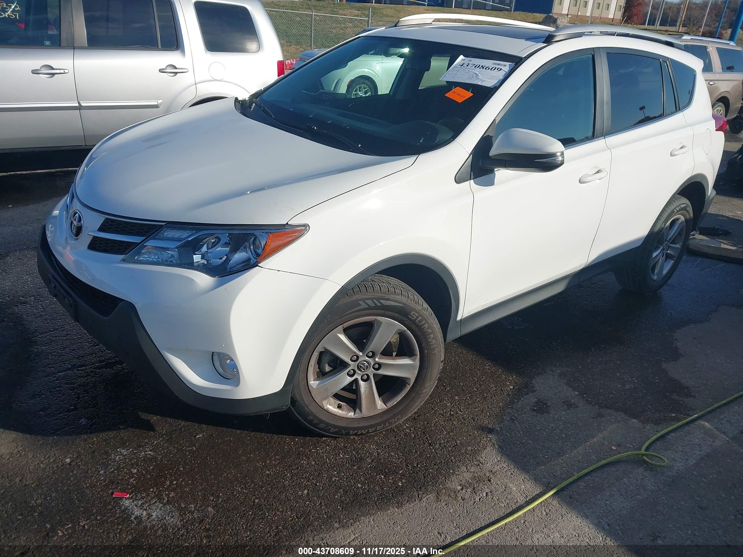 TOYOTA RAV4 image 2