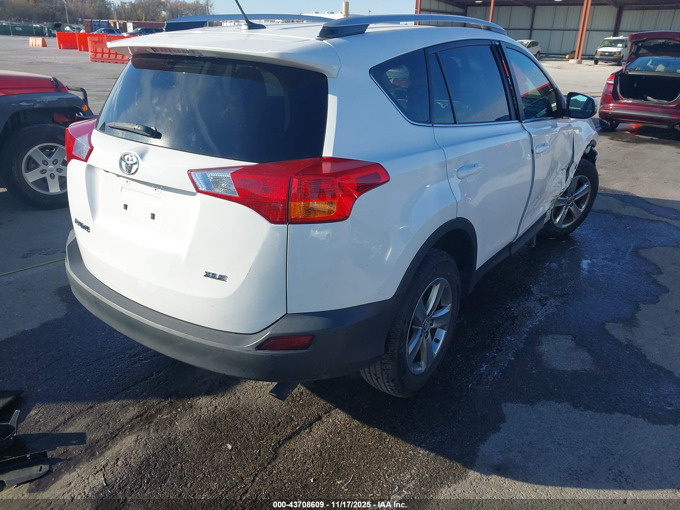 TOYOTA RAV4 image 4