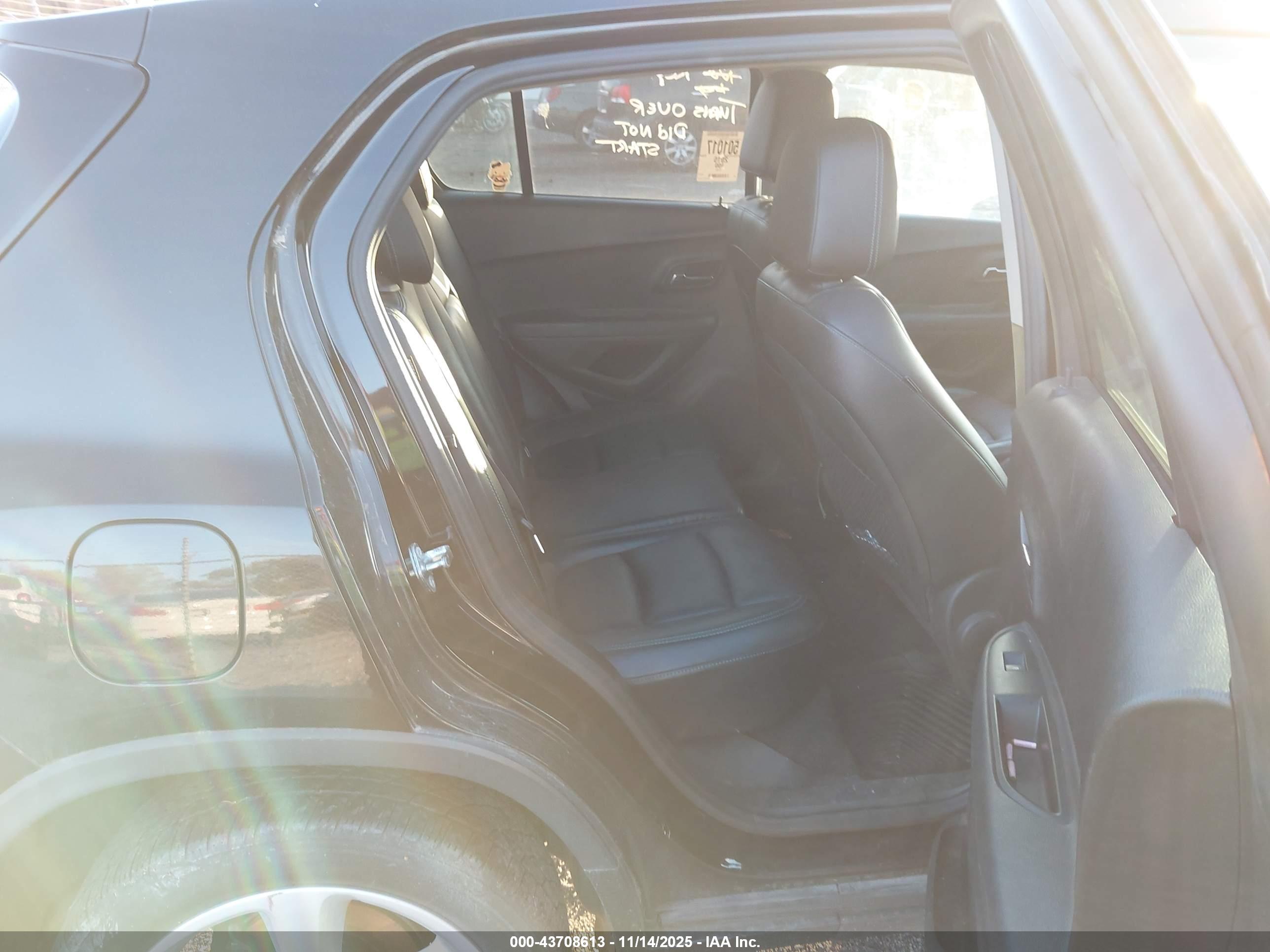 CHEVROLET TRAX image 8