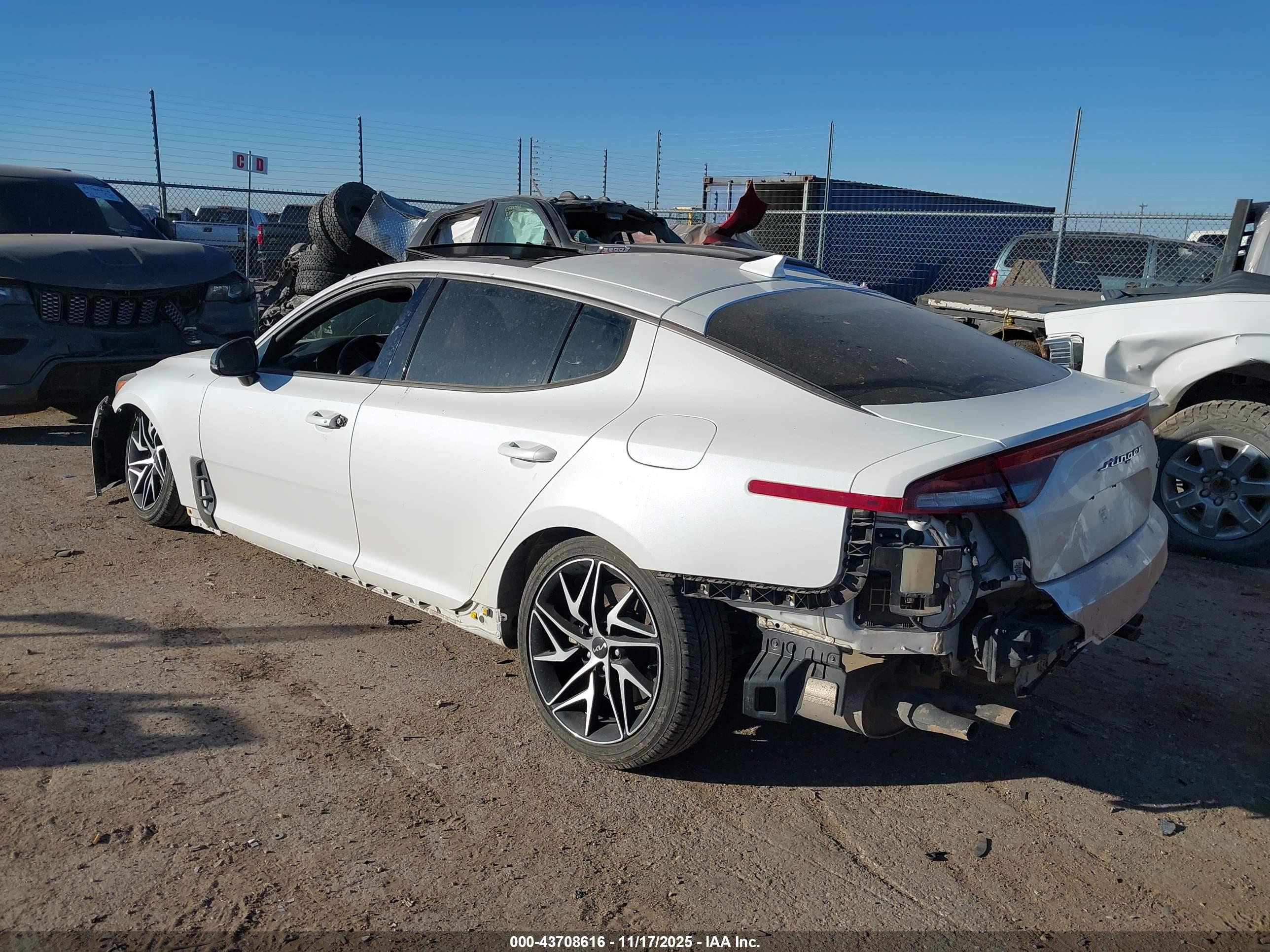KIA STINGER image 3
