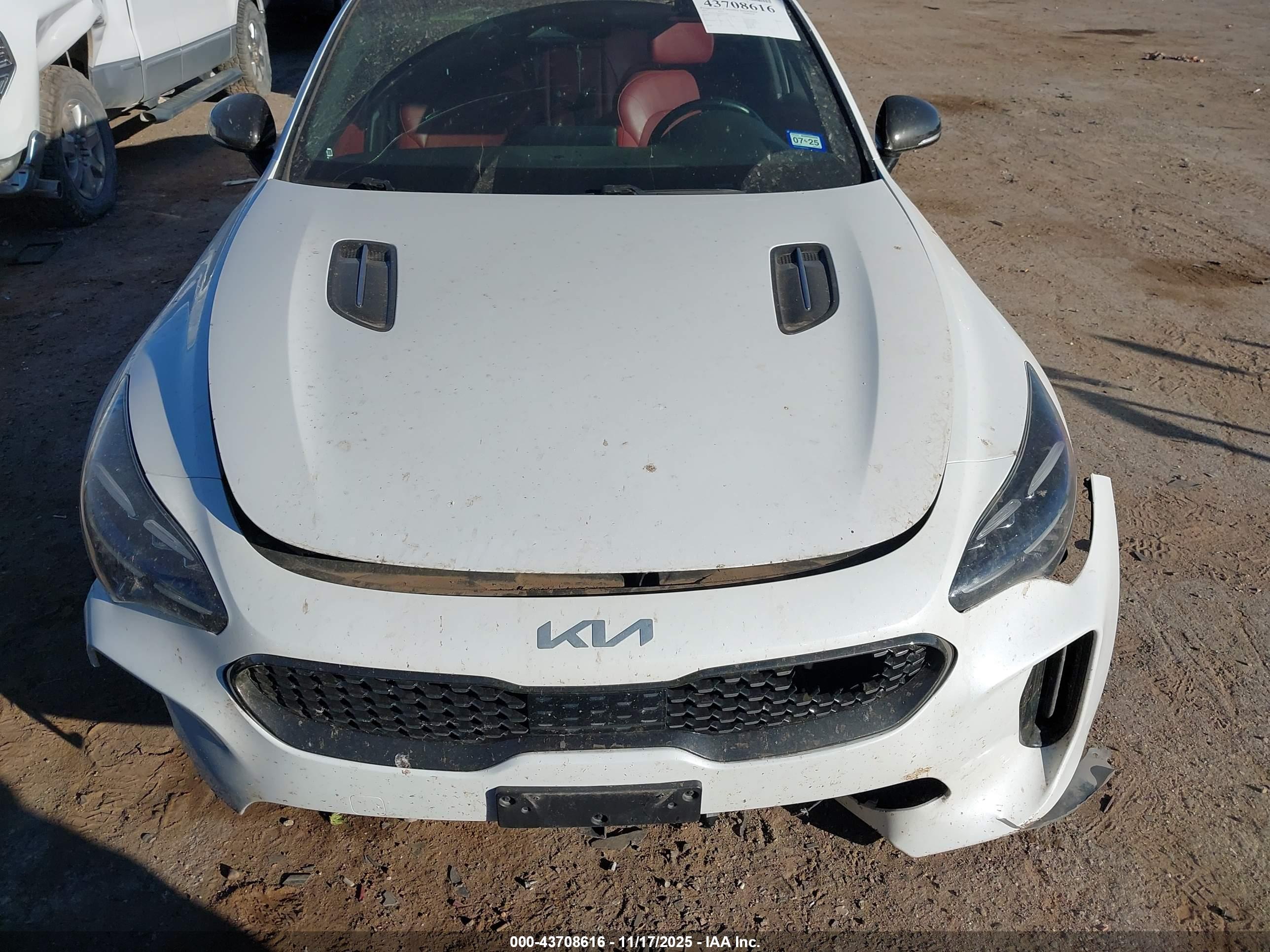 KIA STINGER image 6