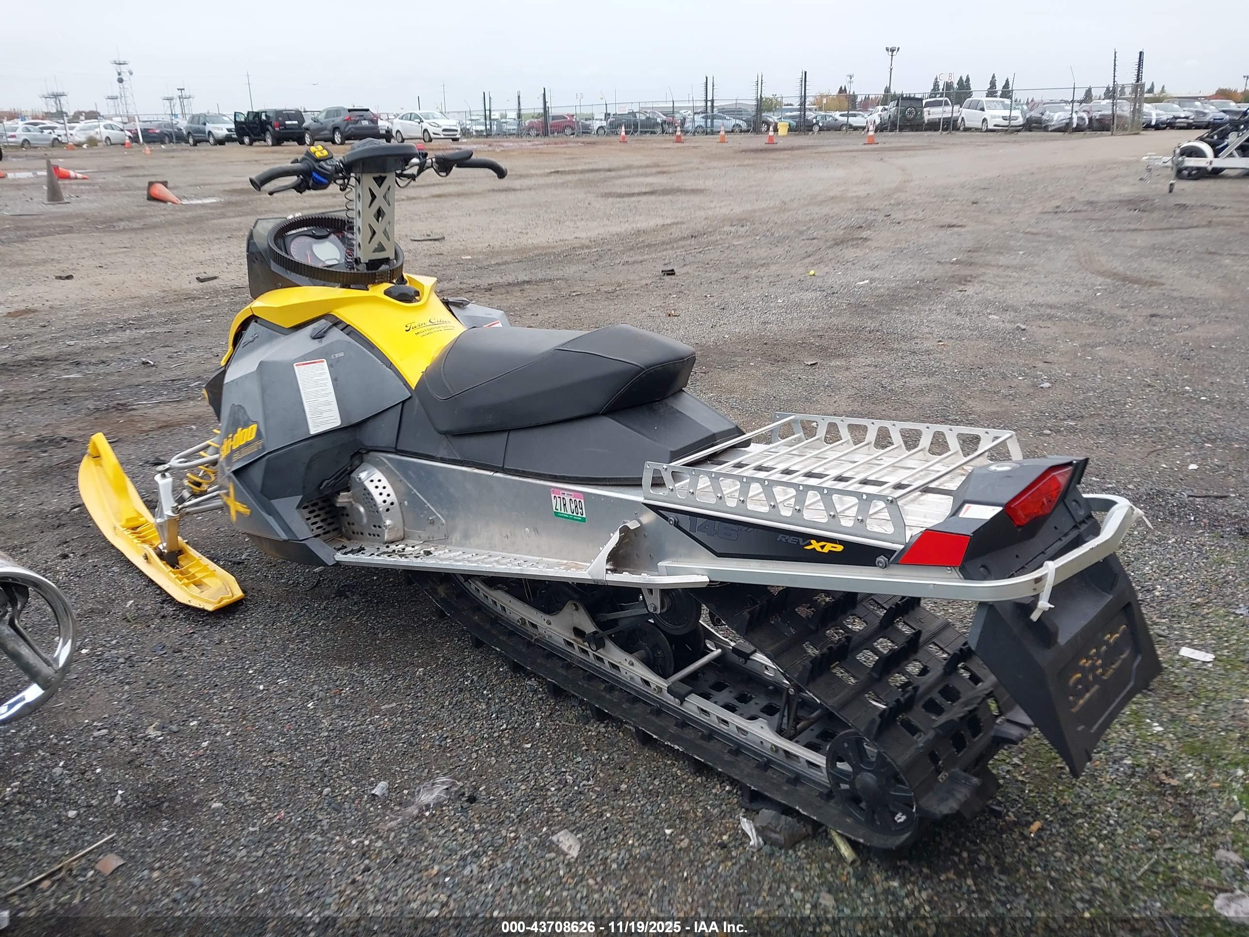 SKI-DOO SUMMIT image 3