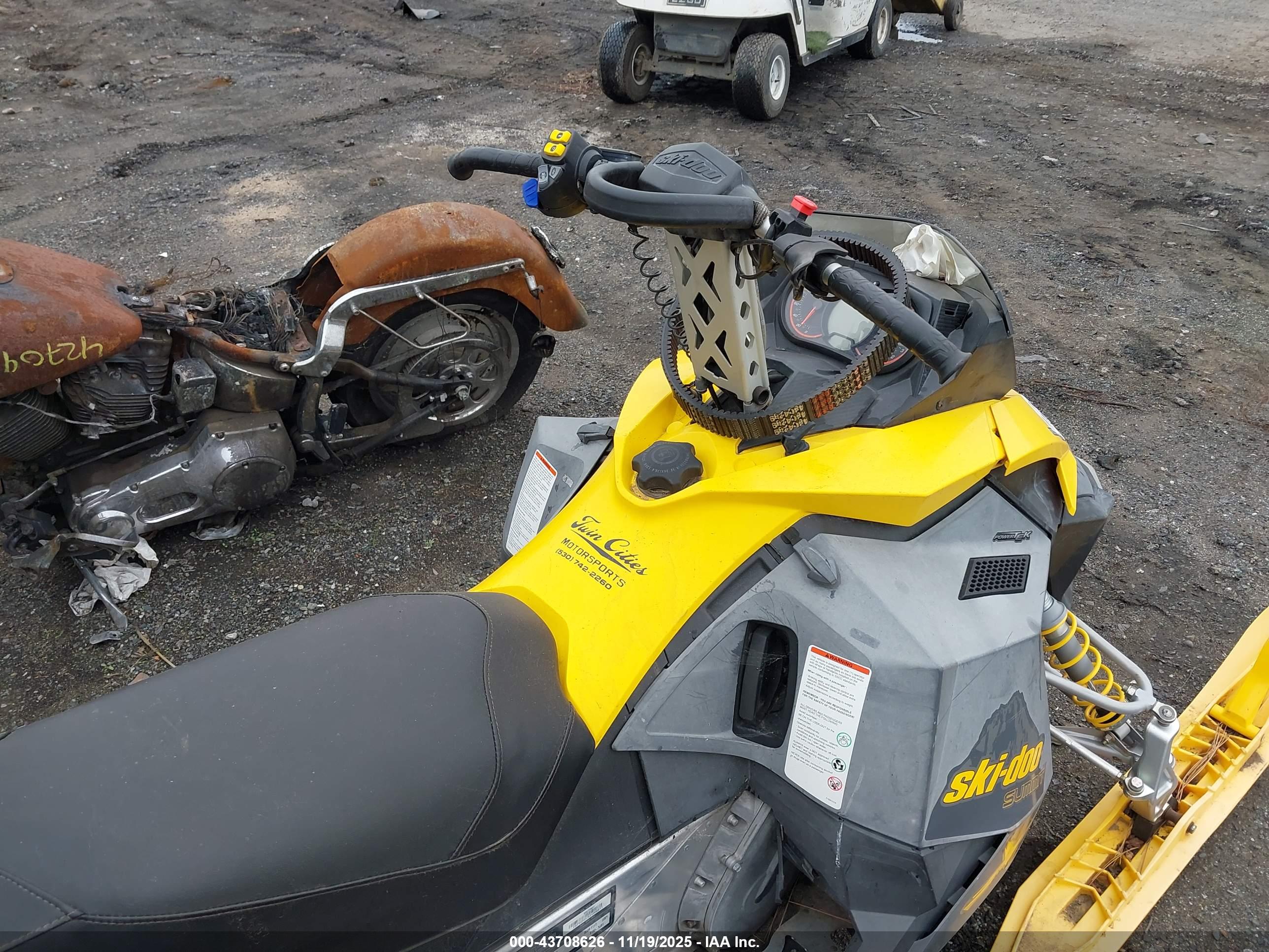 SKI-DOO SUMMIT image 5